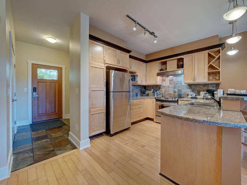 20D - 12849 Lagoon Road, Madeira Park, V0N 2H0 — photo 3