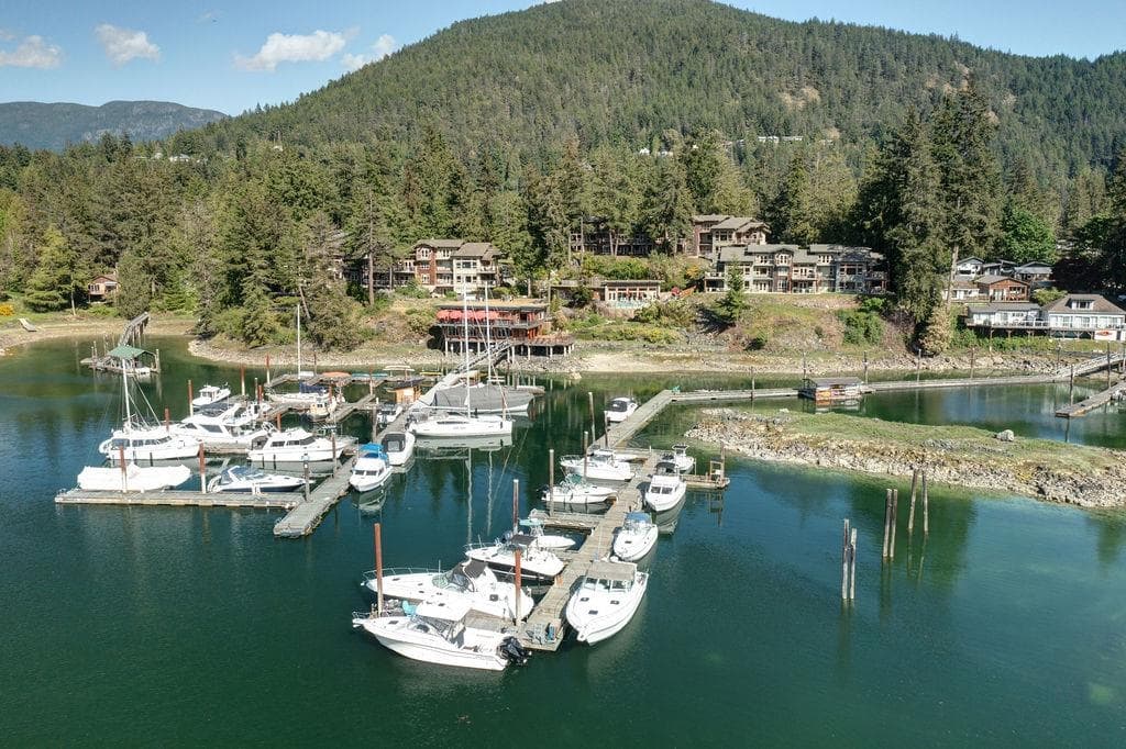 20D - 12849 Lagoon Road, Madeira Park, V0N 2H0 — photo 1