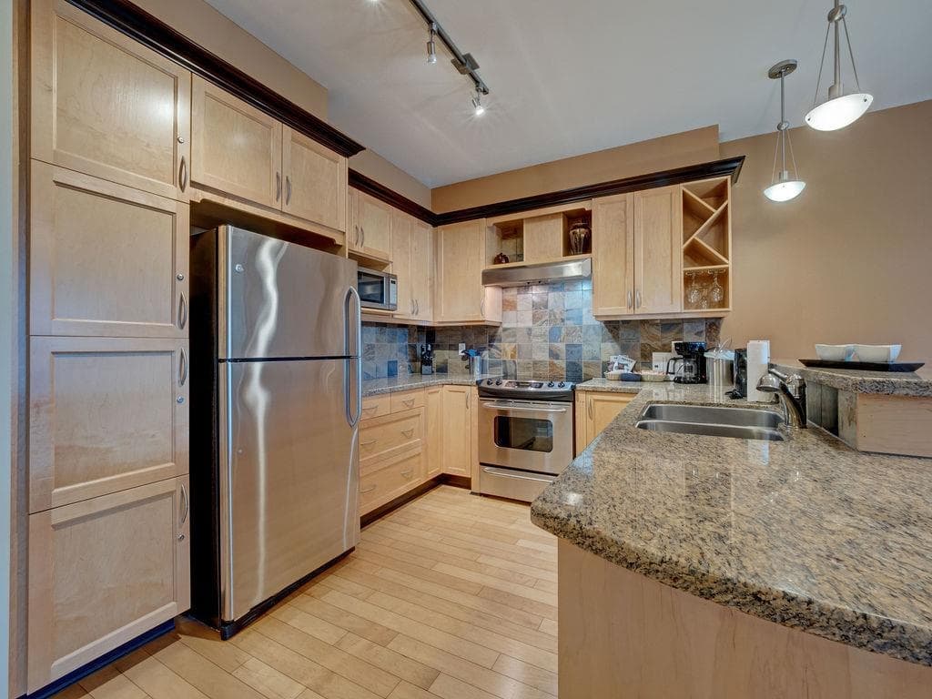 20D - 12849 Lagoon Road, Madeira Park, V0N 2H0 — photo 4