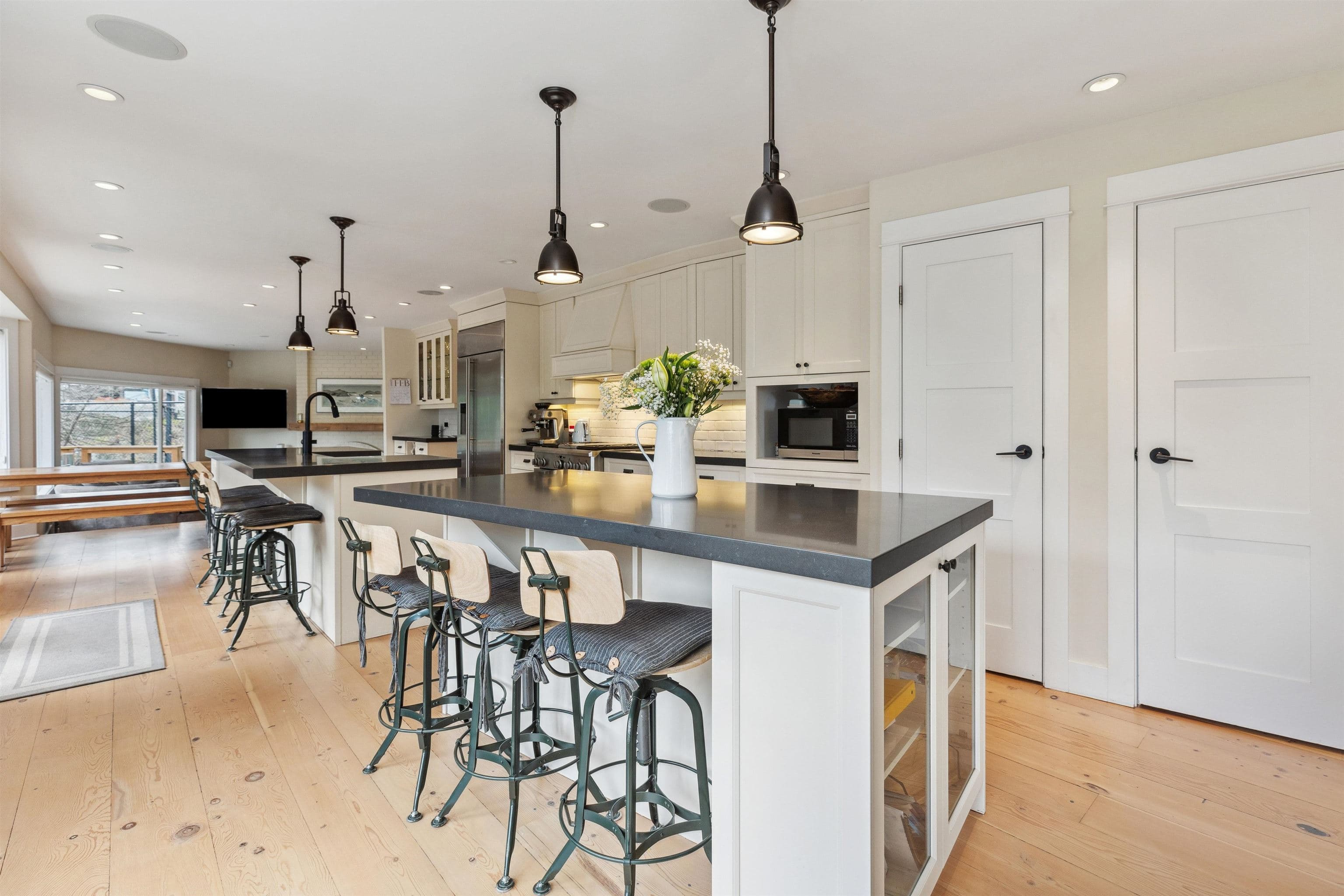 3714 Southridge Place, West Vancouver, V7V 3H8 — photo 2