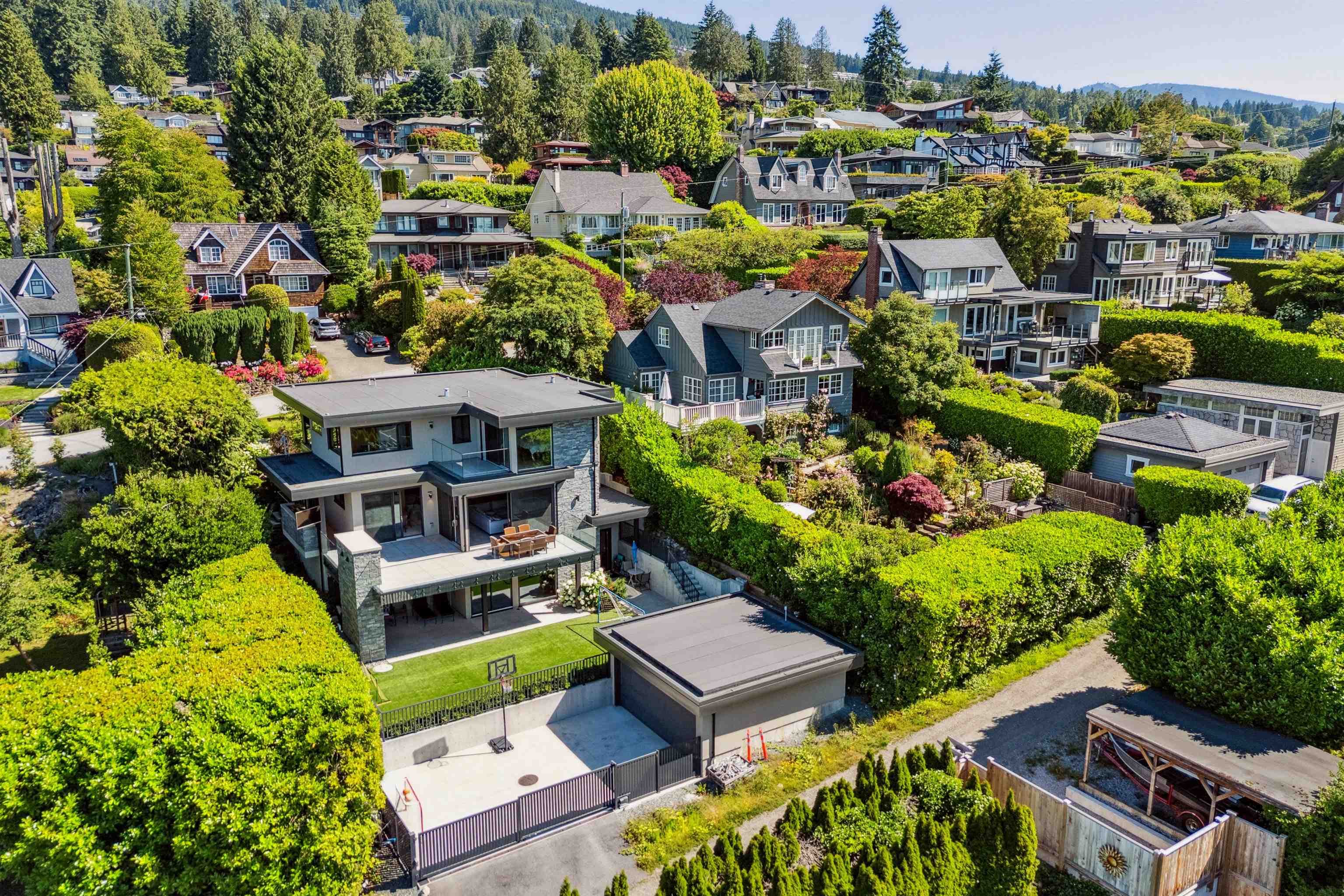 2678 Mathers Avenue, West Vancouver, V7V 2J4 — photo 3