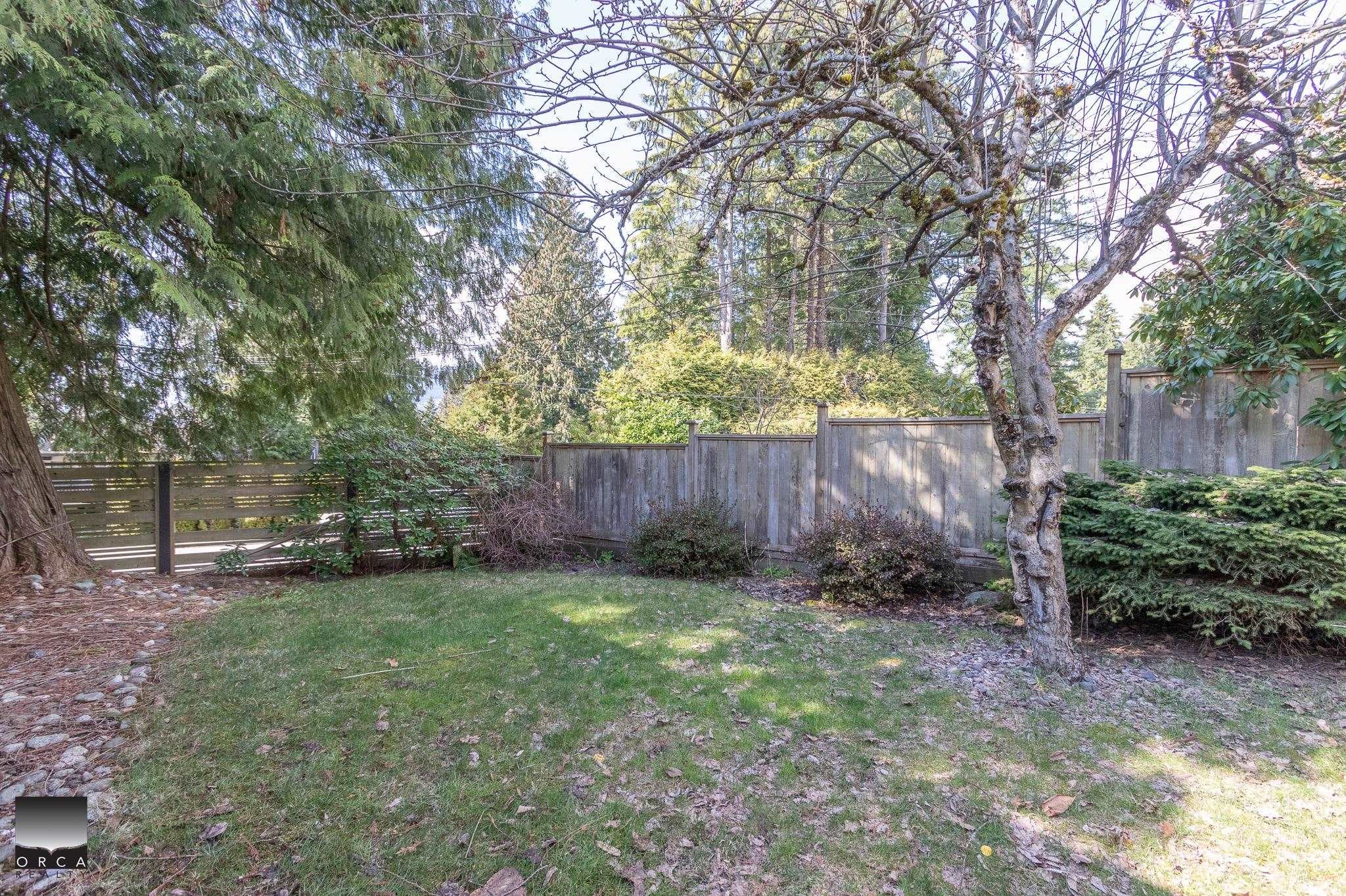 4524 Marineview Crescent, North Vancouver, V7R 3P2 — photo 3