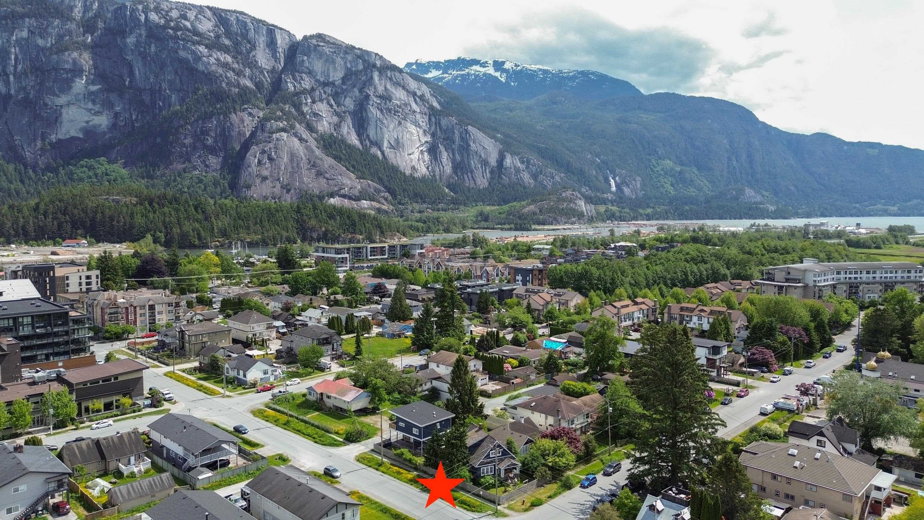 37992 Fifth Avenue, Squamish