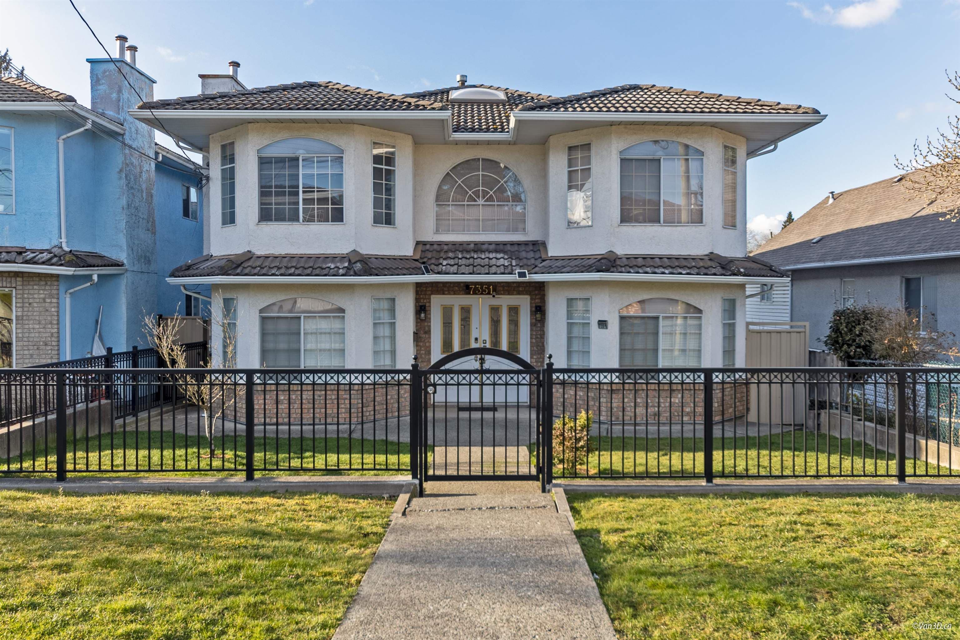 7351 12th Avenue, Burnaby