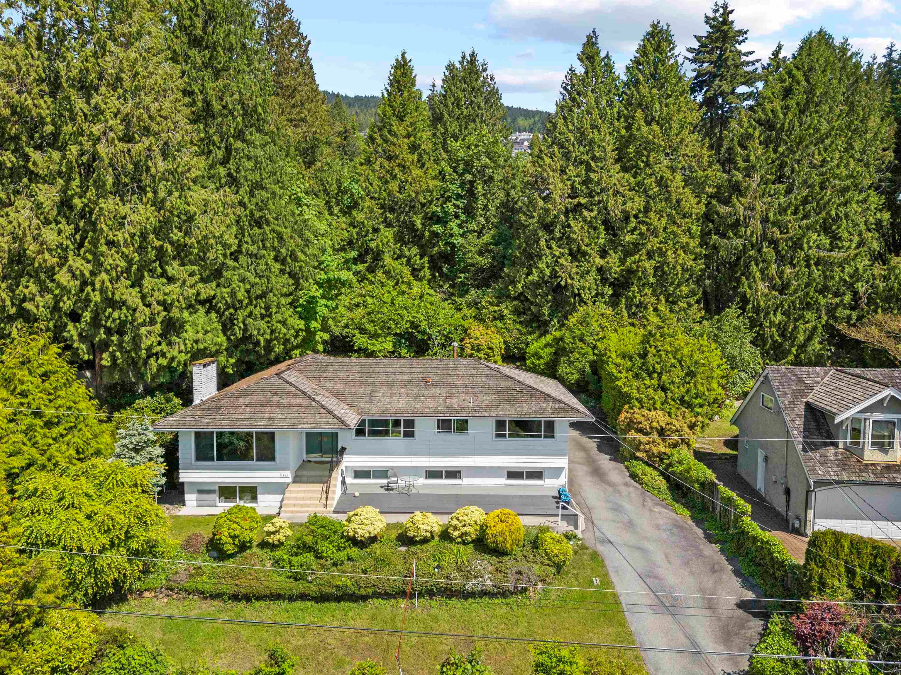1895 Rosebery Avenue, West Vancouver, V7V 2Z5 — photo 3