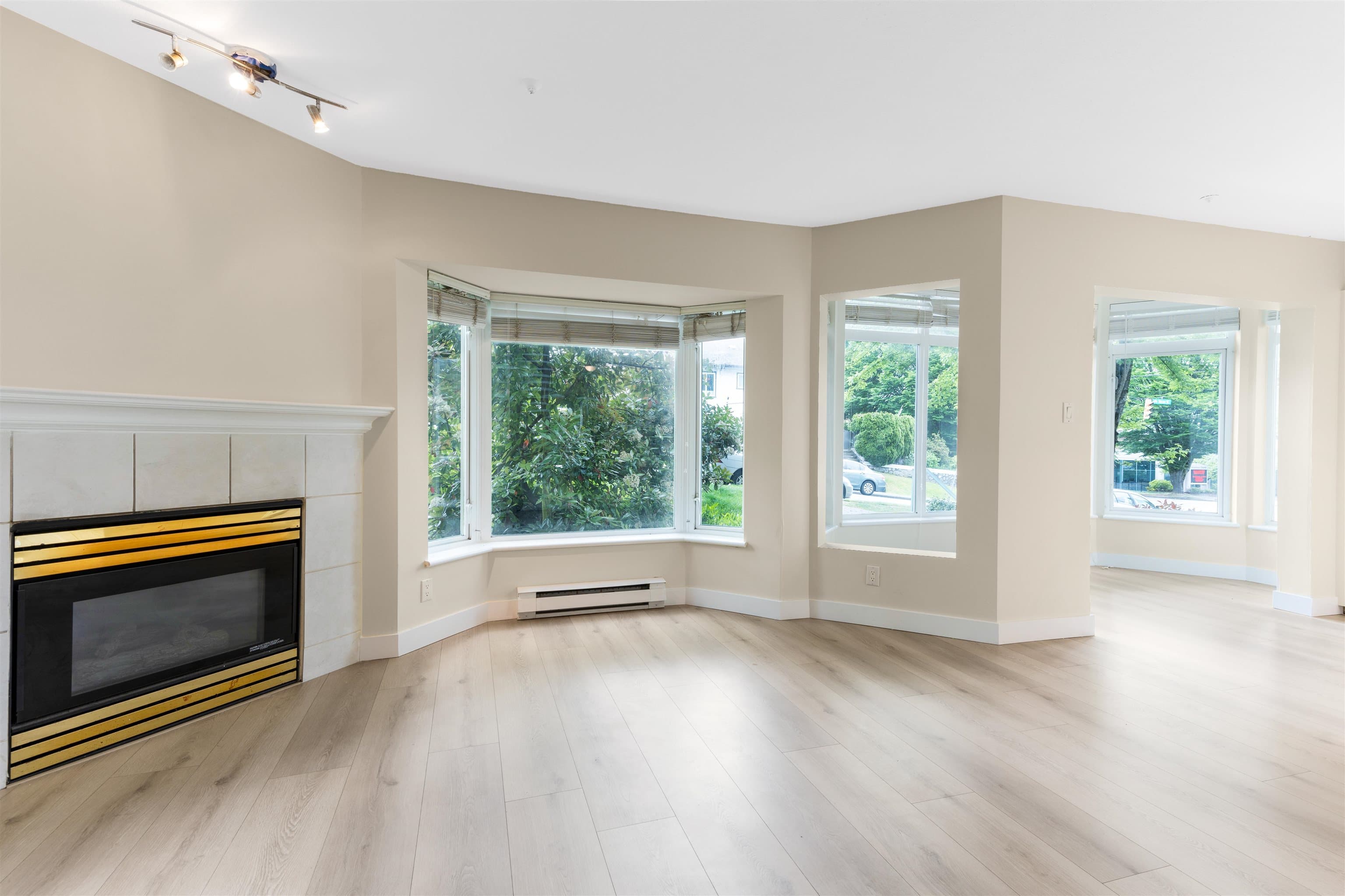 211 - 2677 E Broadway, Vancouver, V5M 1Y6 — photo 4