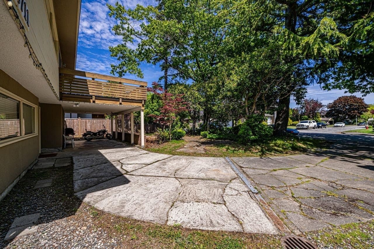 8711 Seafair Drive, Richmond, V7C 1X7 — photo 2