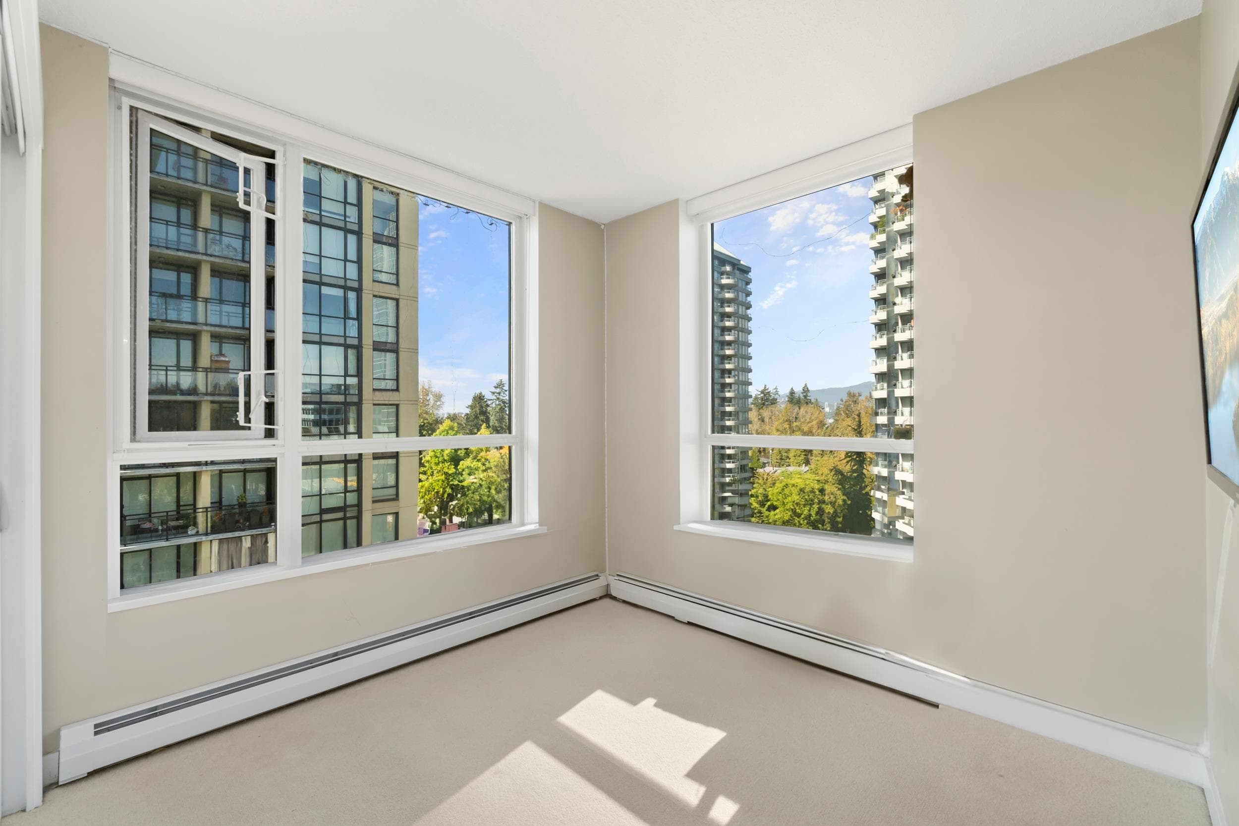 609 - 10777 University Drive, Surrey, V3T 0E6 — photo 4
