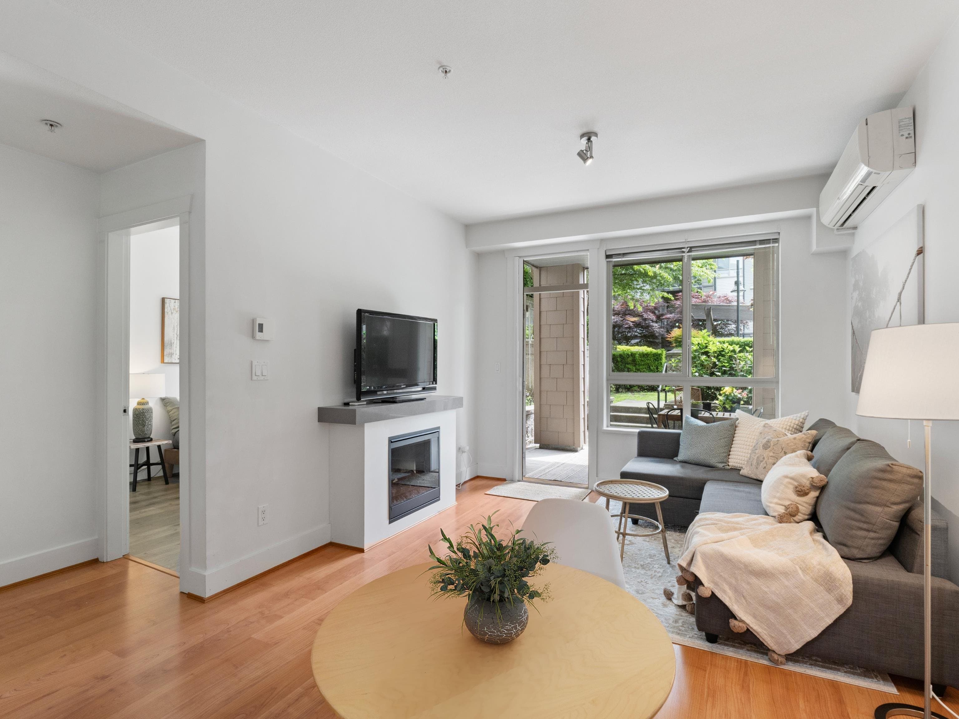 208 - 7428 Byrnepark Walk, Burnaby, V3N 0B4 — photo 4