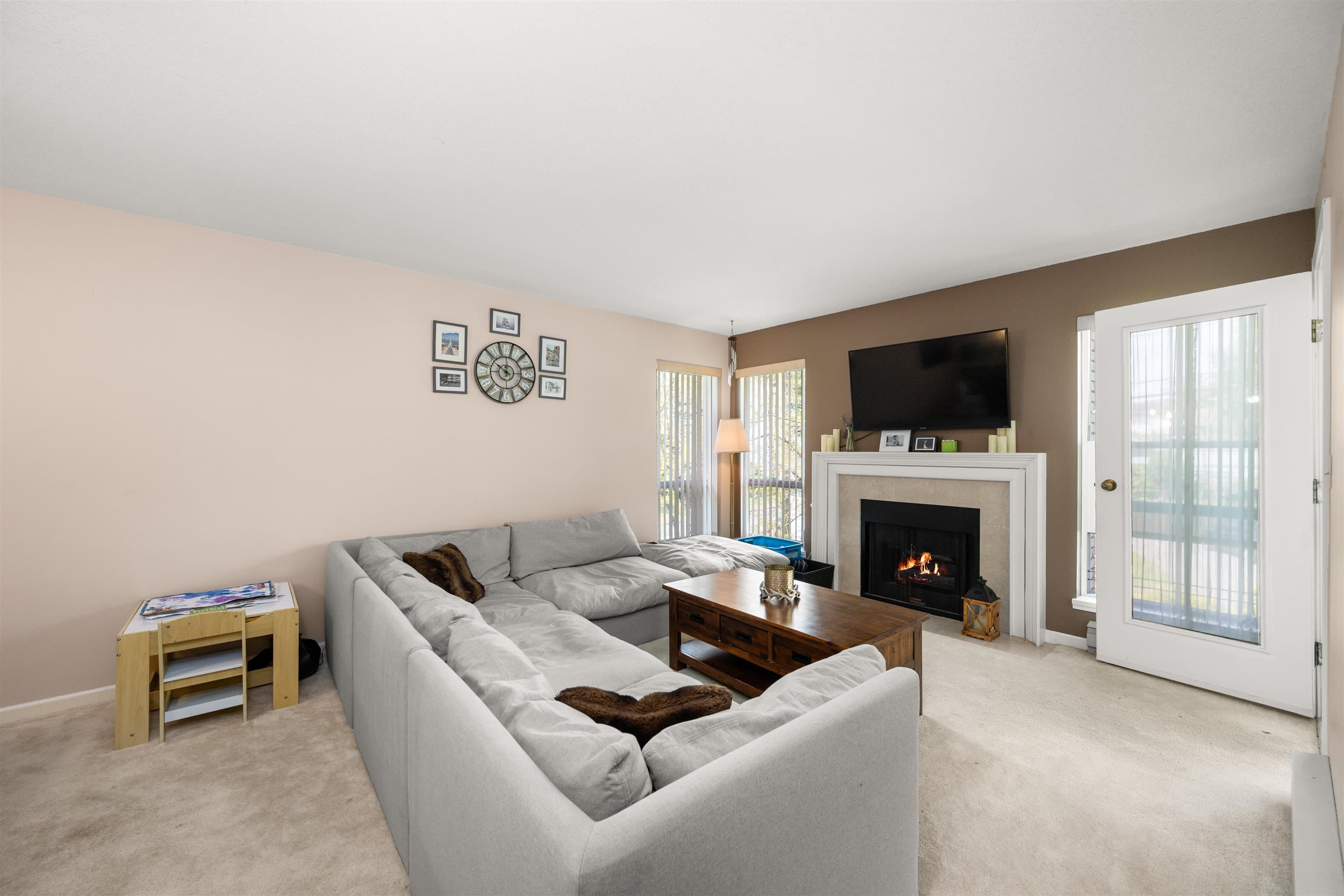 304 - 15717 Marine Drive, White Rock, V4B 1E4 — photo 3