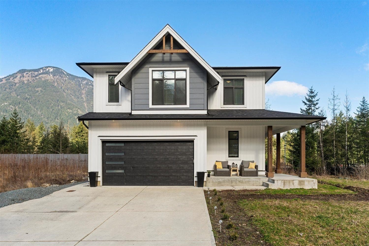 63887 Beech Avenue, Hope