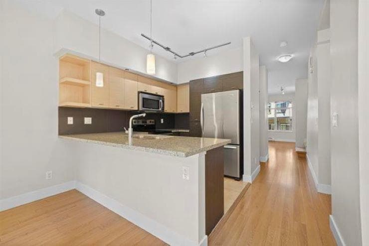 31 - 6299 144 Street, Surrey, V3X 1A2 — photo 2