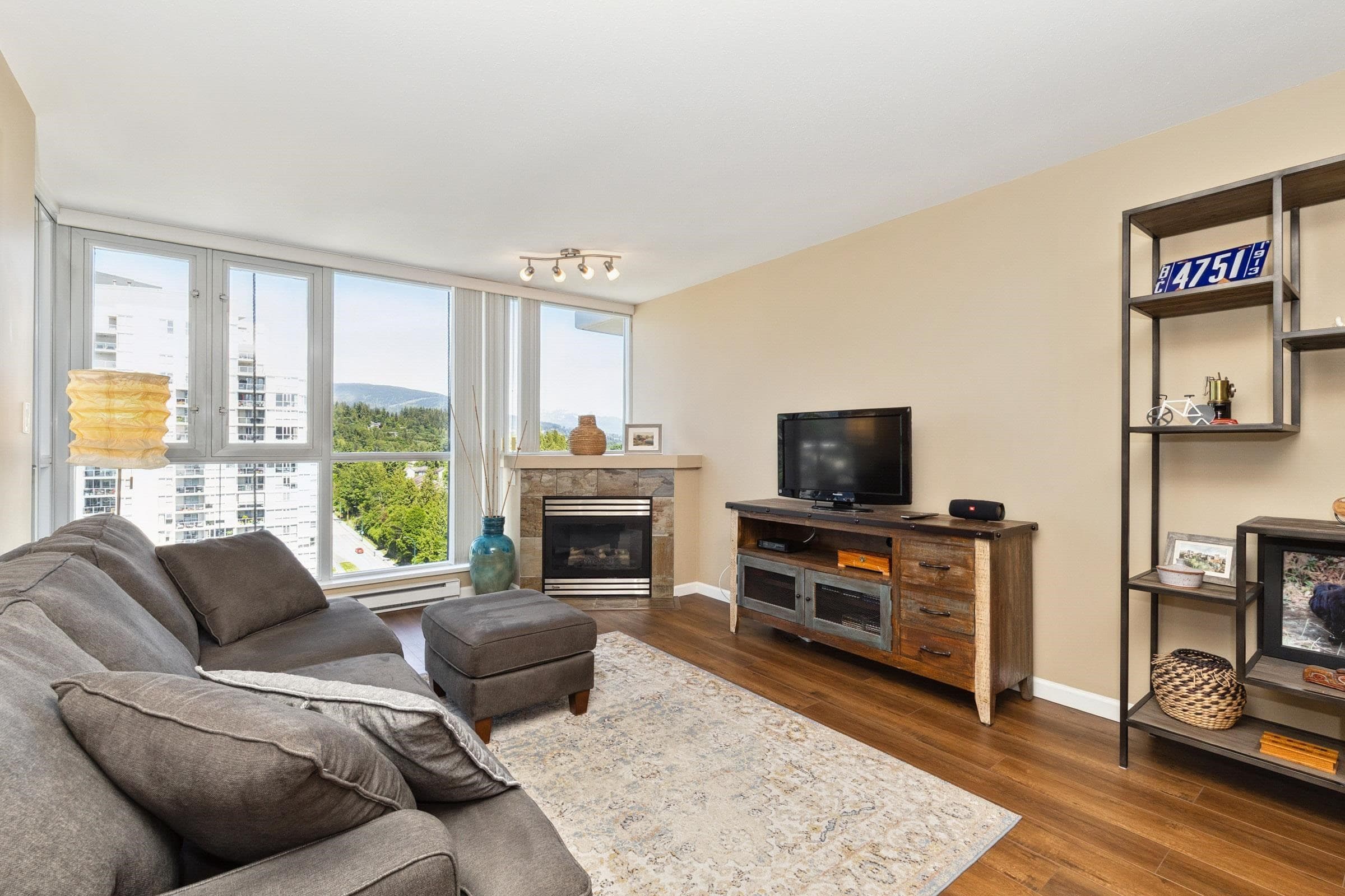 1706 - 235 Guildford Way, Port Moody, V3H 5L8 — photo 2