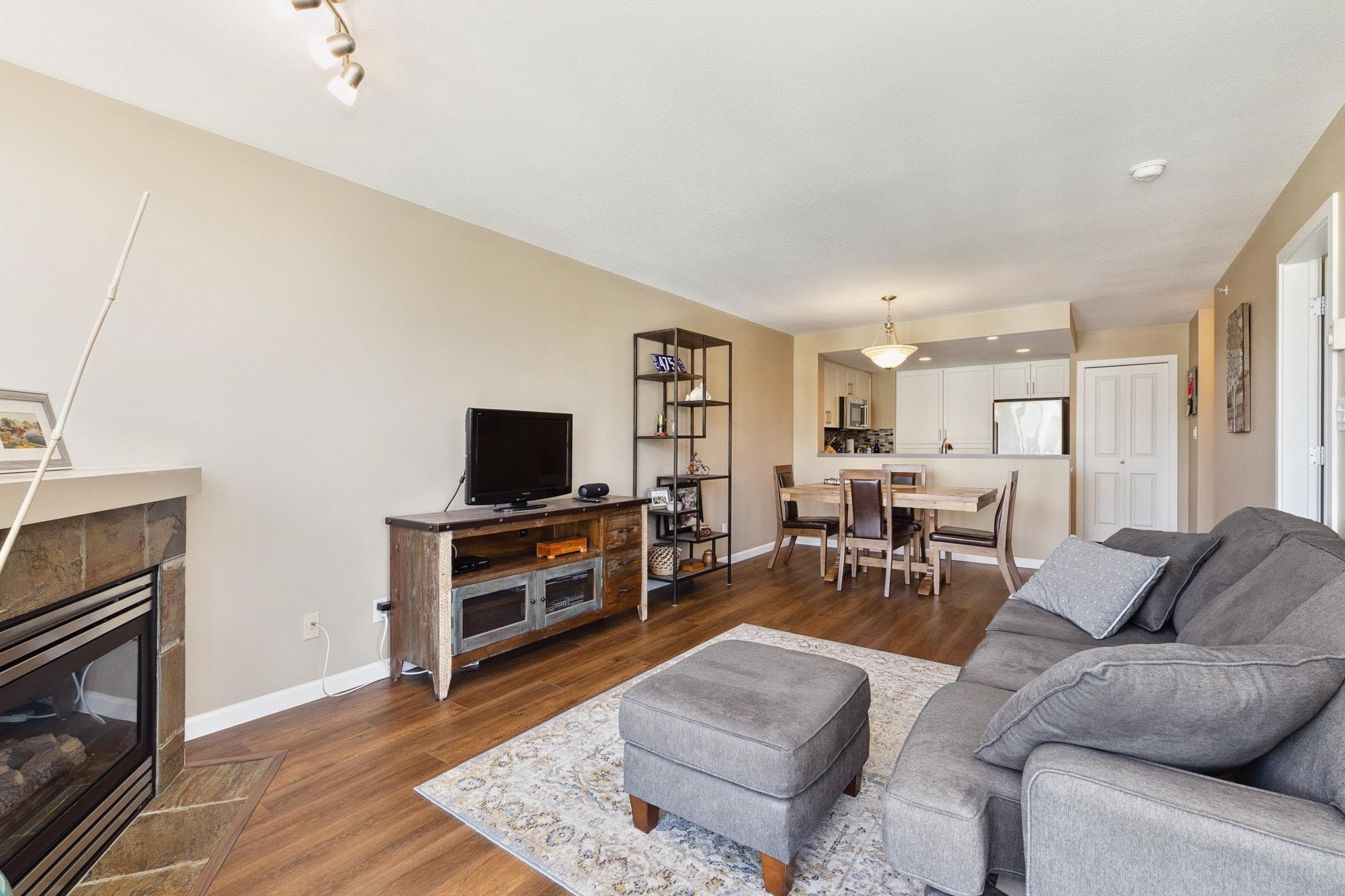 1706 - 235 Guildford Way, Port Moody, V3H 5L8 — photo 5