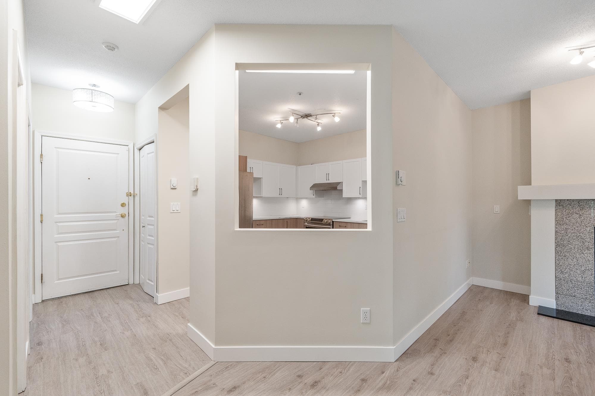 205 - 10320 156 Street, Surrey, V3R 4L8 — photo 5