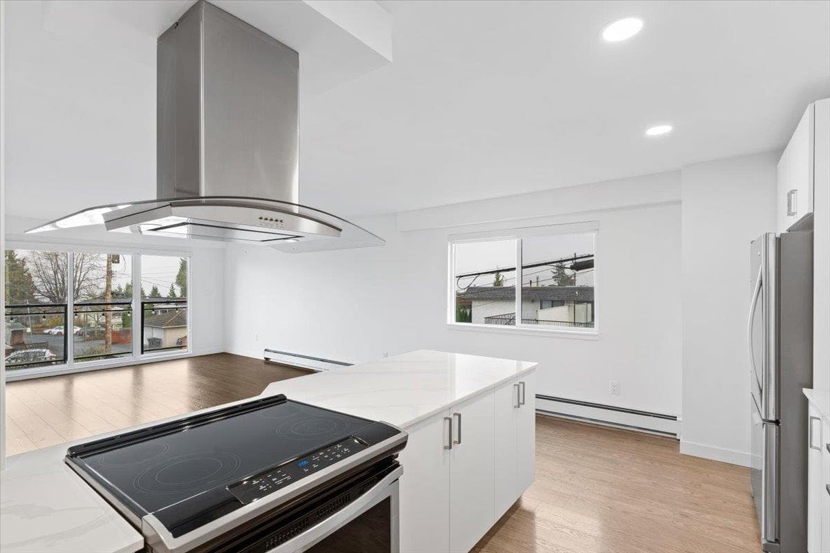 205 - 4625 Grange Street, Burnaby, V5H 1R1 — photo 3