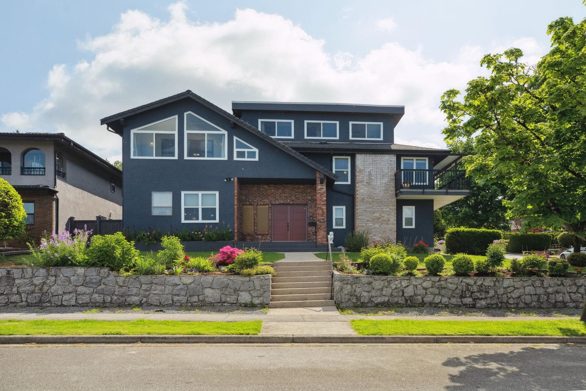 7347 Queenston Court, Burnaby
