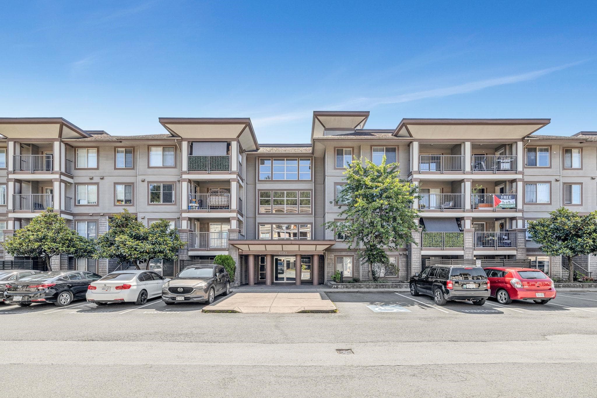 301 - 45561 Yale Road, Chilliwack, V2P 0A8 — photo 2