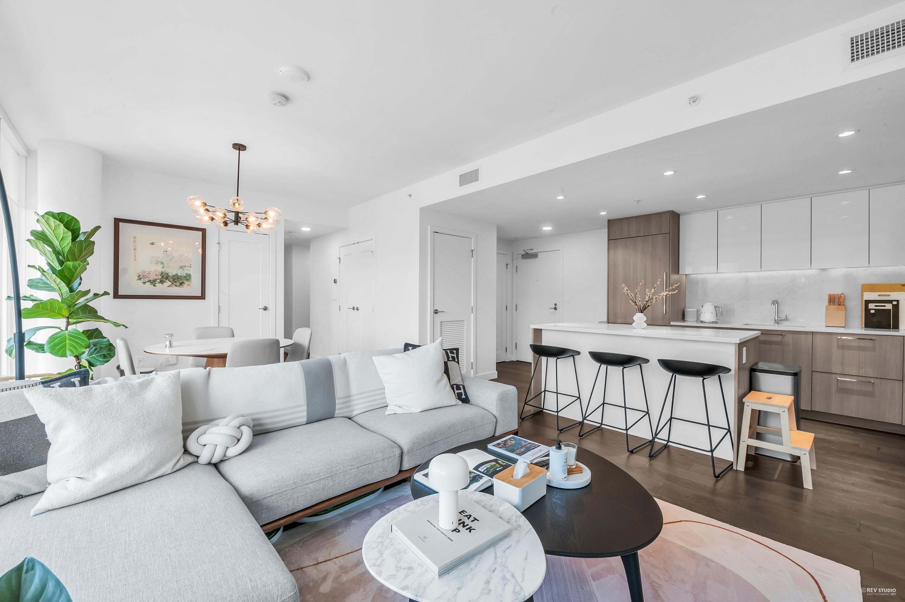 1301 - 8160 Mcmyn Way, Richmond, V6X 0V2 — photo 2