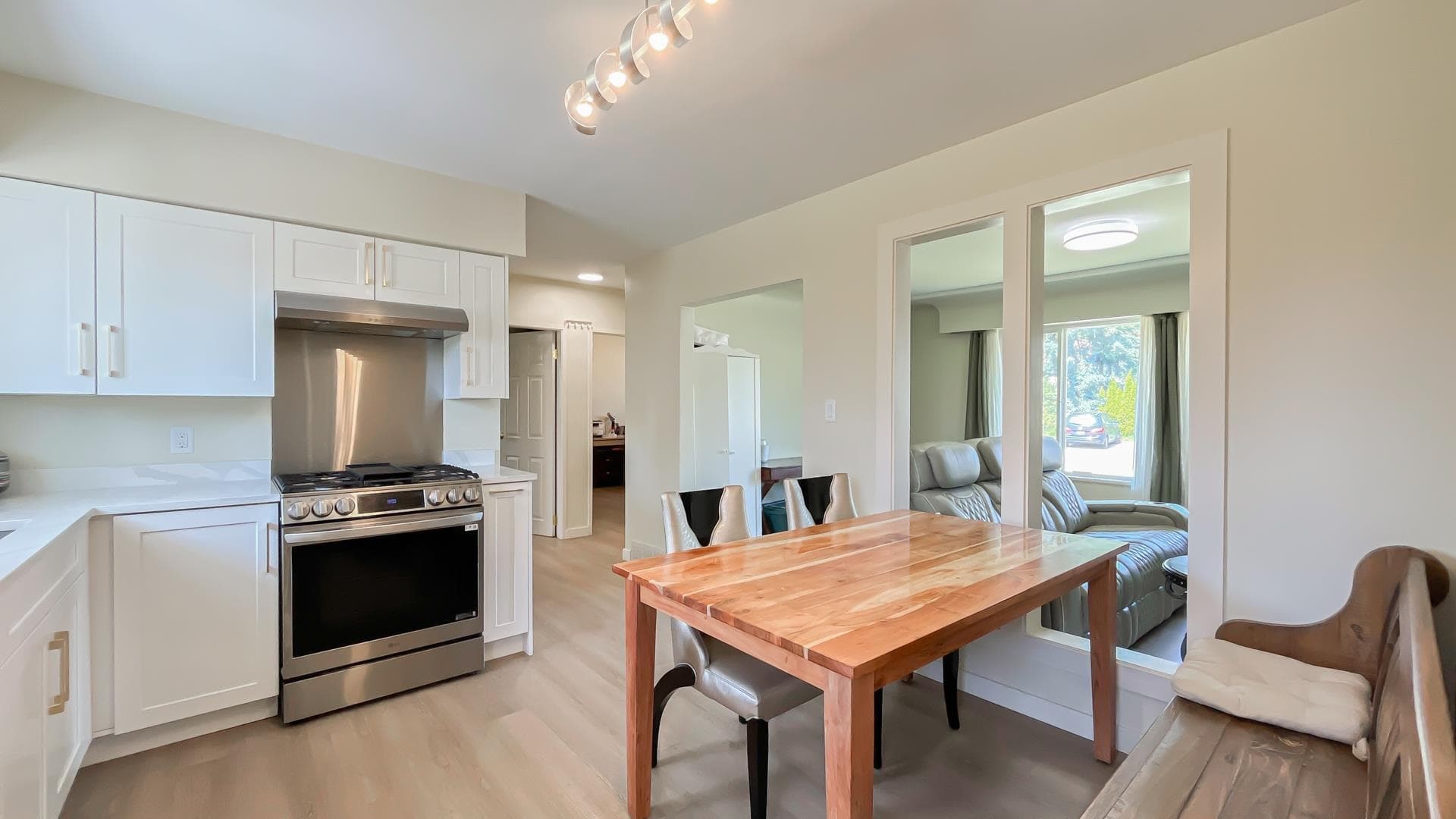 1752 Dorset Avenue, Port Coquitlam, V3B 2A2 — photo 2