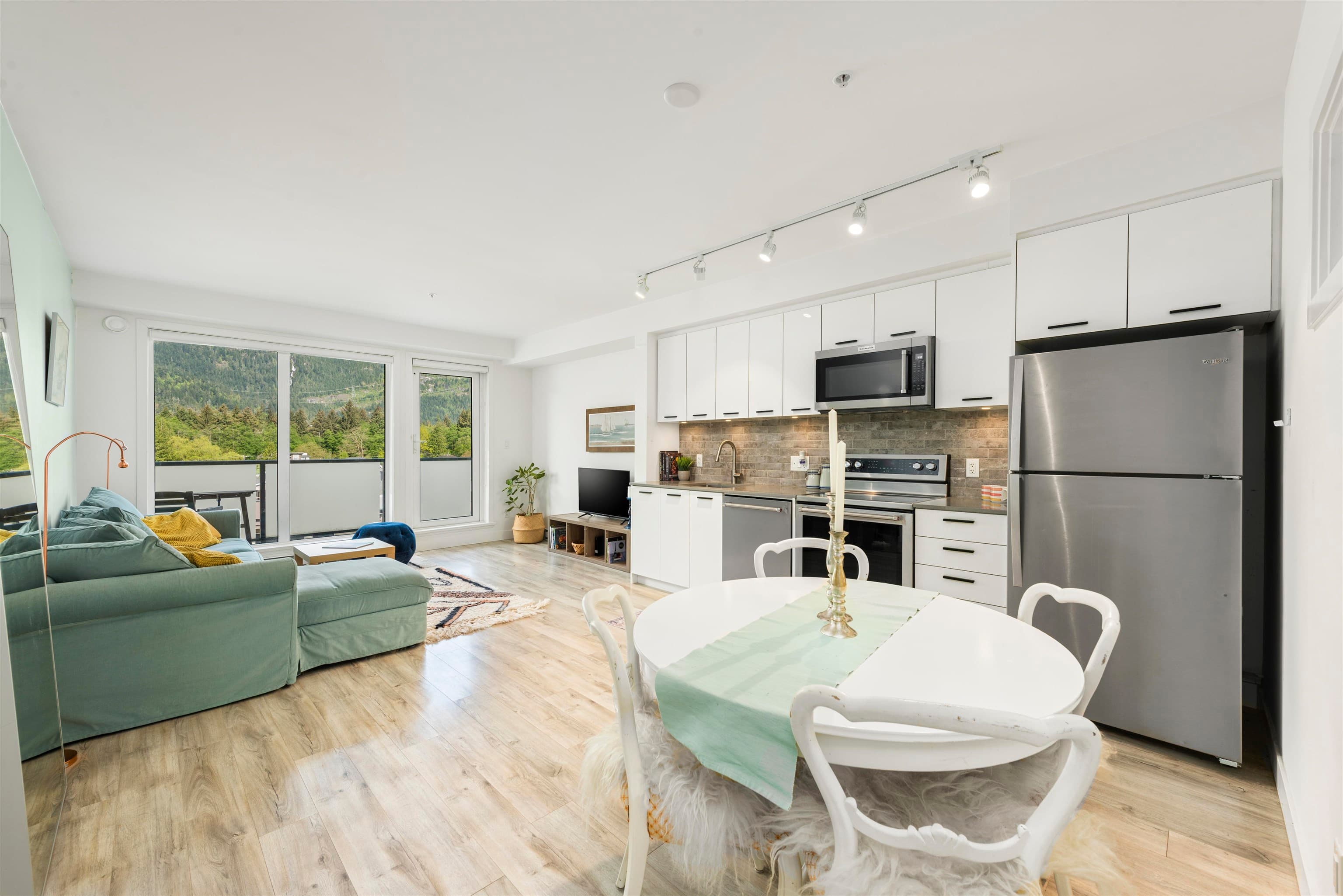 503 - 38013 Third Avenue, Squamish, V8B 0Z8 — photo 3