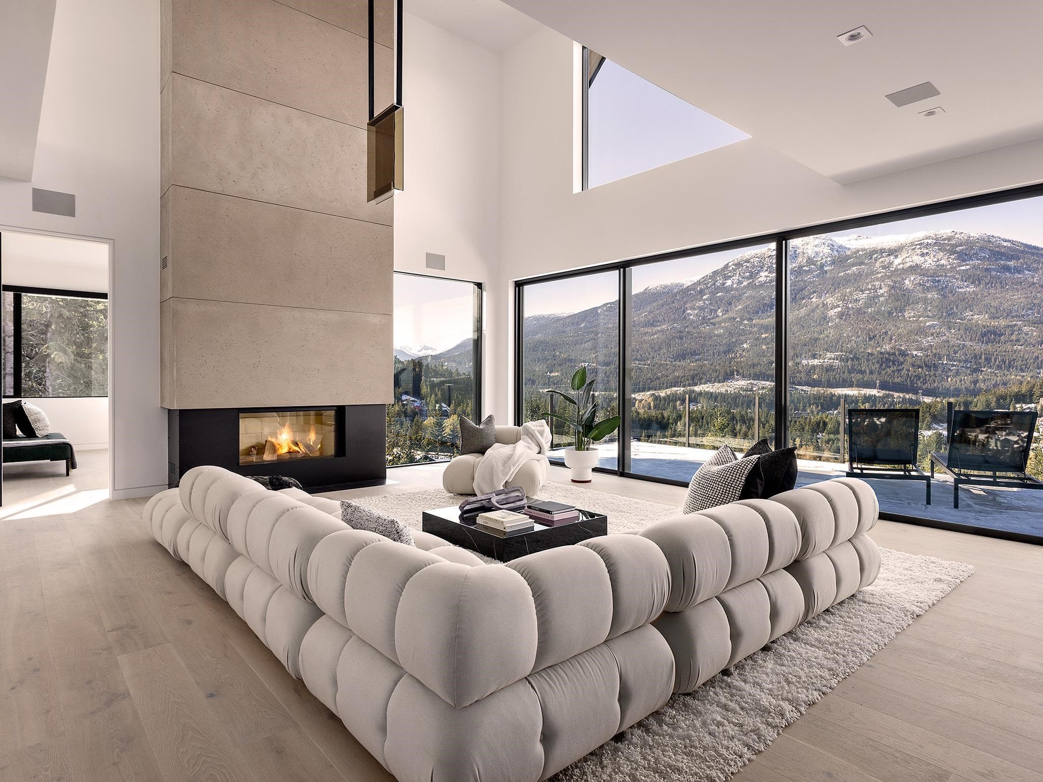 3824 Sunridge Drive, Whistler, V8E 0W1 — photo 2