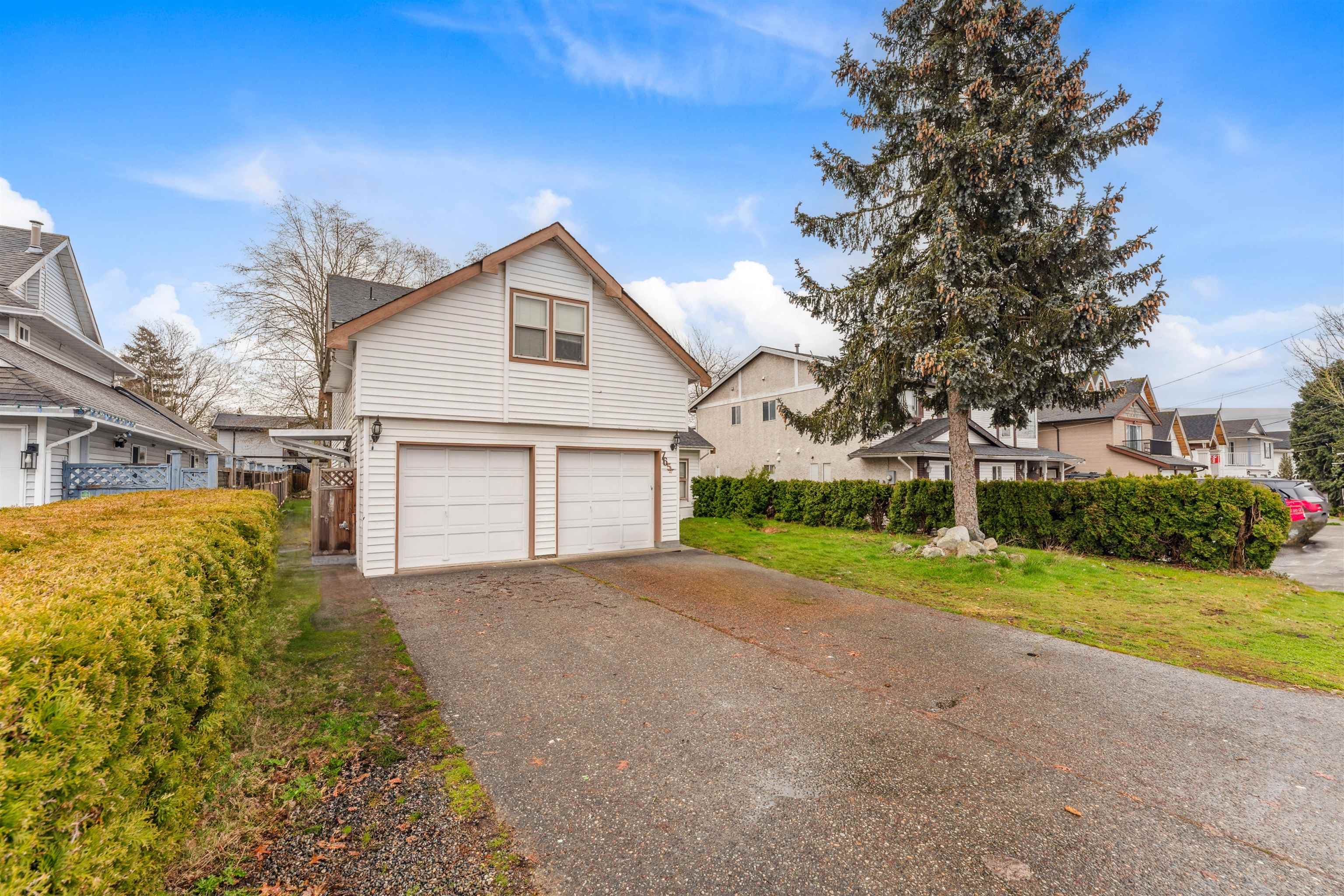 7652 124 Street, Surrey