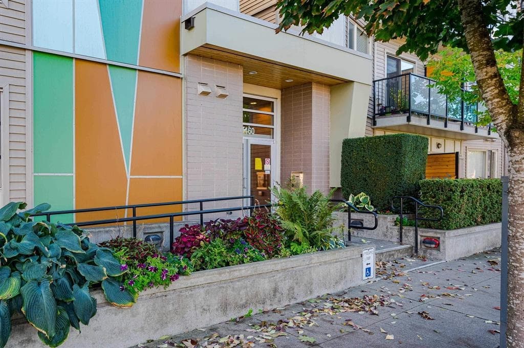 302 - 20460 Douglas Crescent, Langley, V3A 0C6 — photo 2