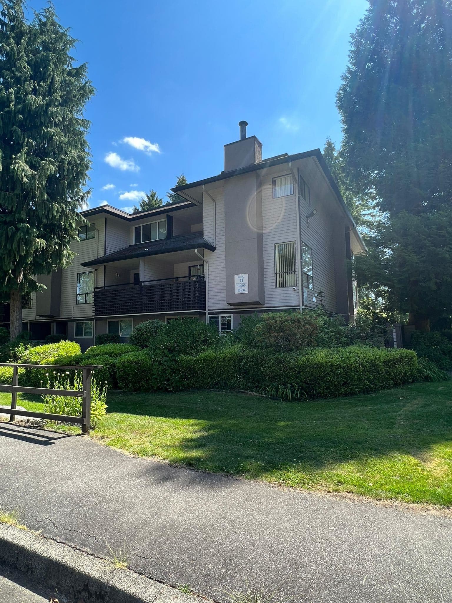 10600 Holly Park Lane, Surrey