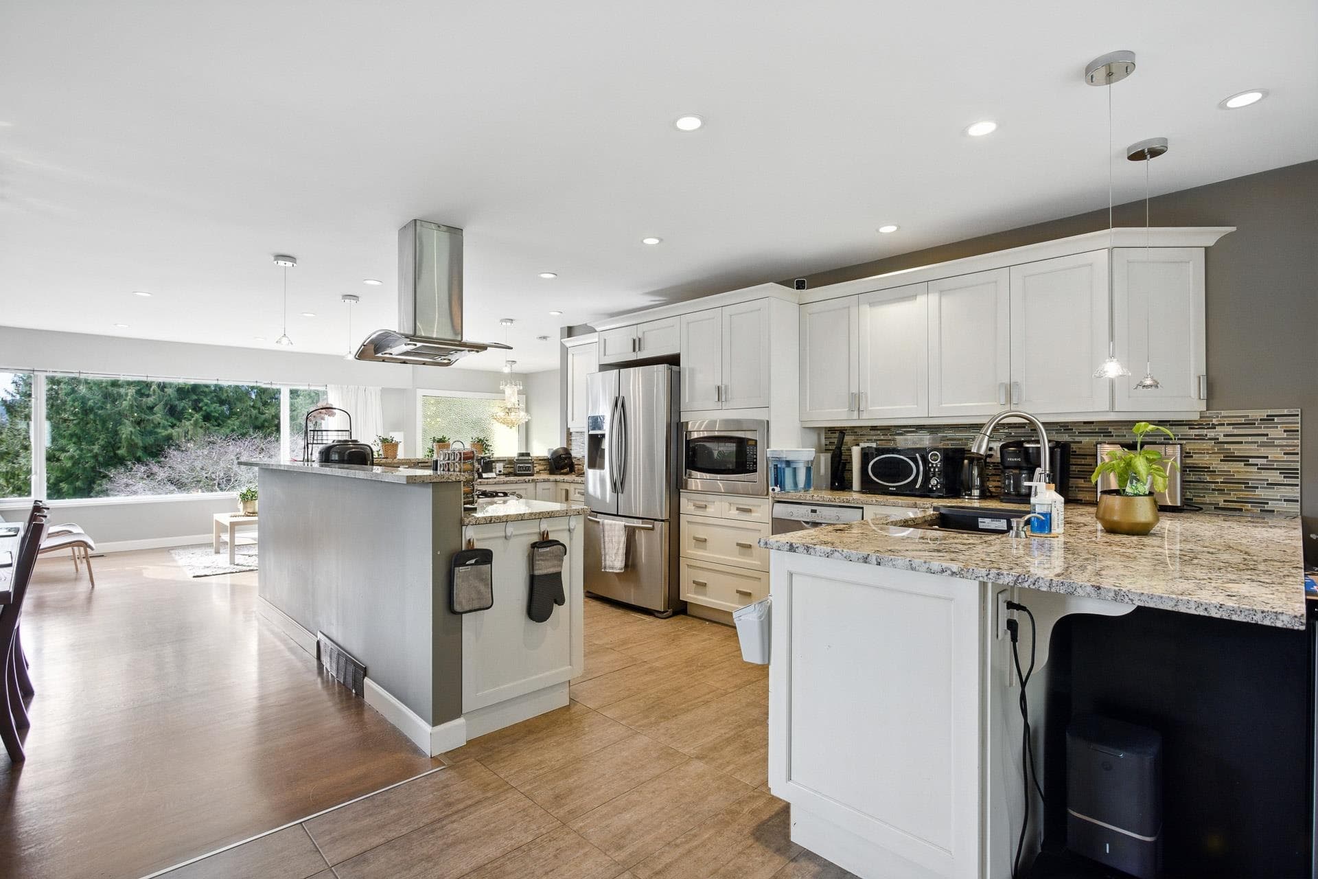 4938 Redonda Drive, North Vancouver, V7R 3J9 — photo 3