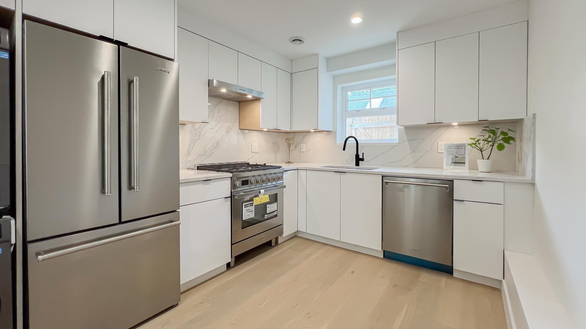 1155 Keefer Street, Vancouver, V6A 1Z2 — photo 3