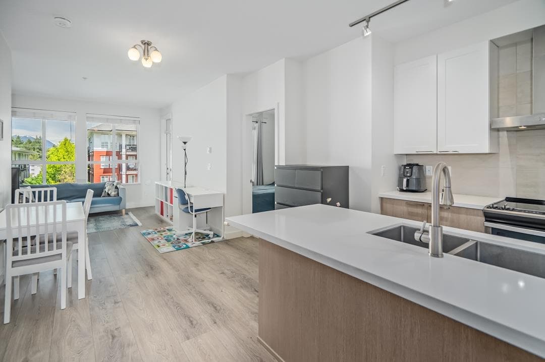 303 - 611 Regan Avenue, Coquitlam, V3J 0E5 — photo 4