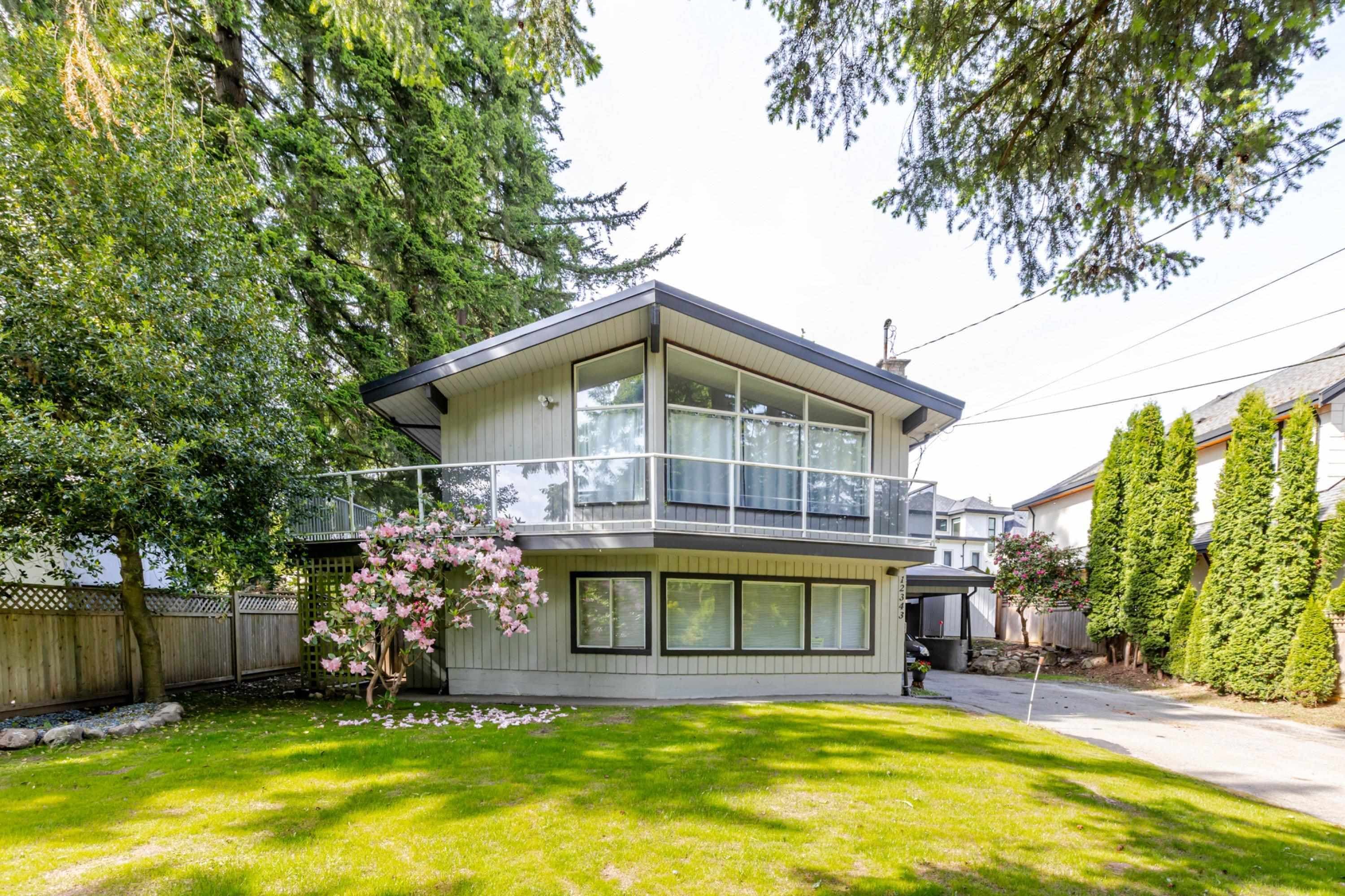 12343 New Mclellan Road, Surrey