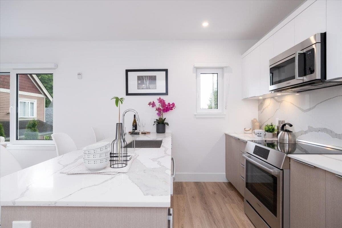 205 - 2075 E 1st Avenue, Vancouver, V5N 1B6 — photo 5