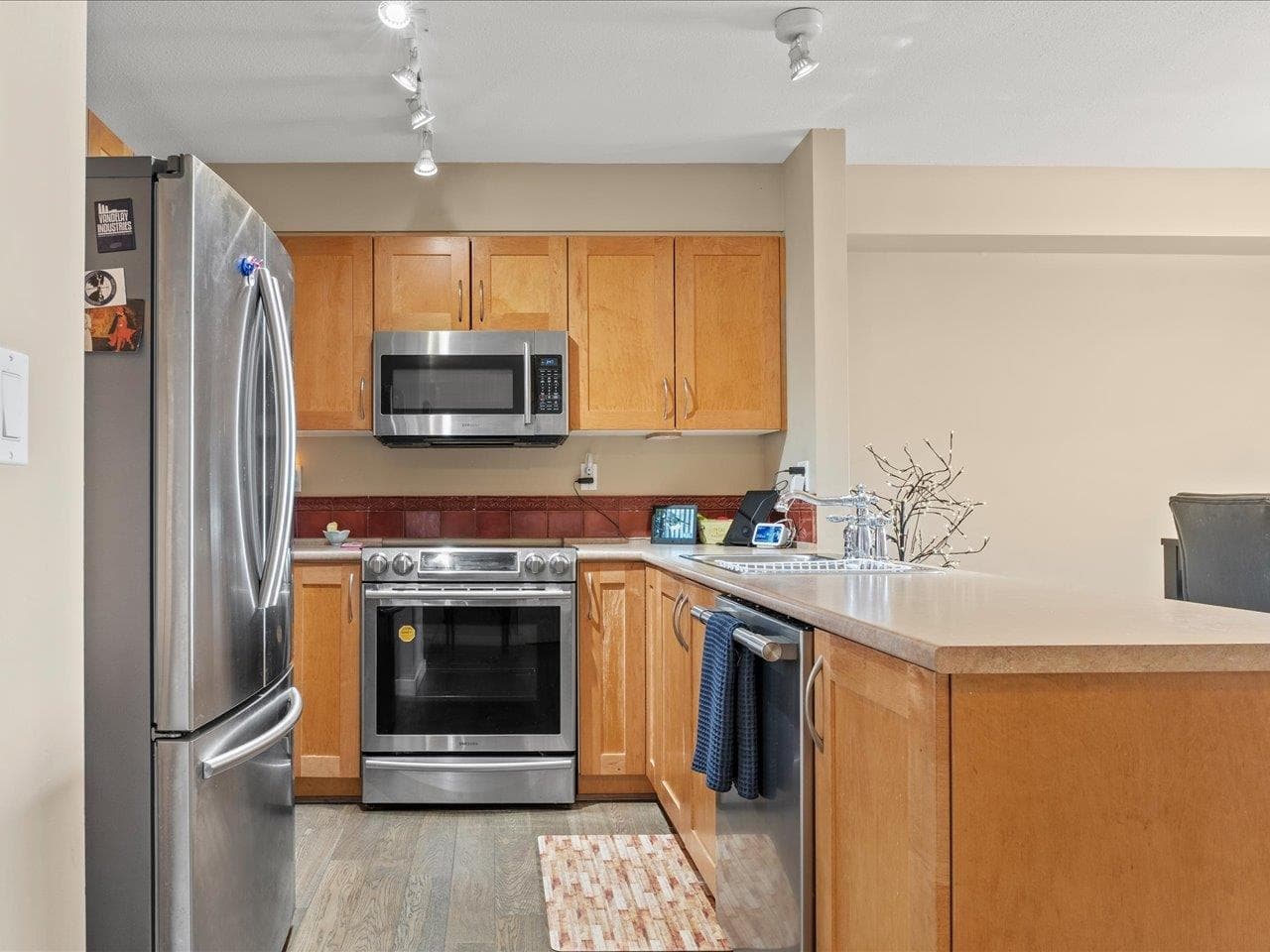 310 - 15621 Marine Drive, White Rock, V4B 1E1 — photo 4