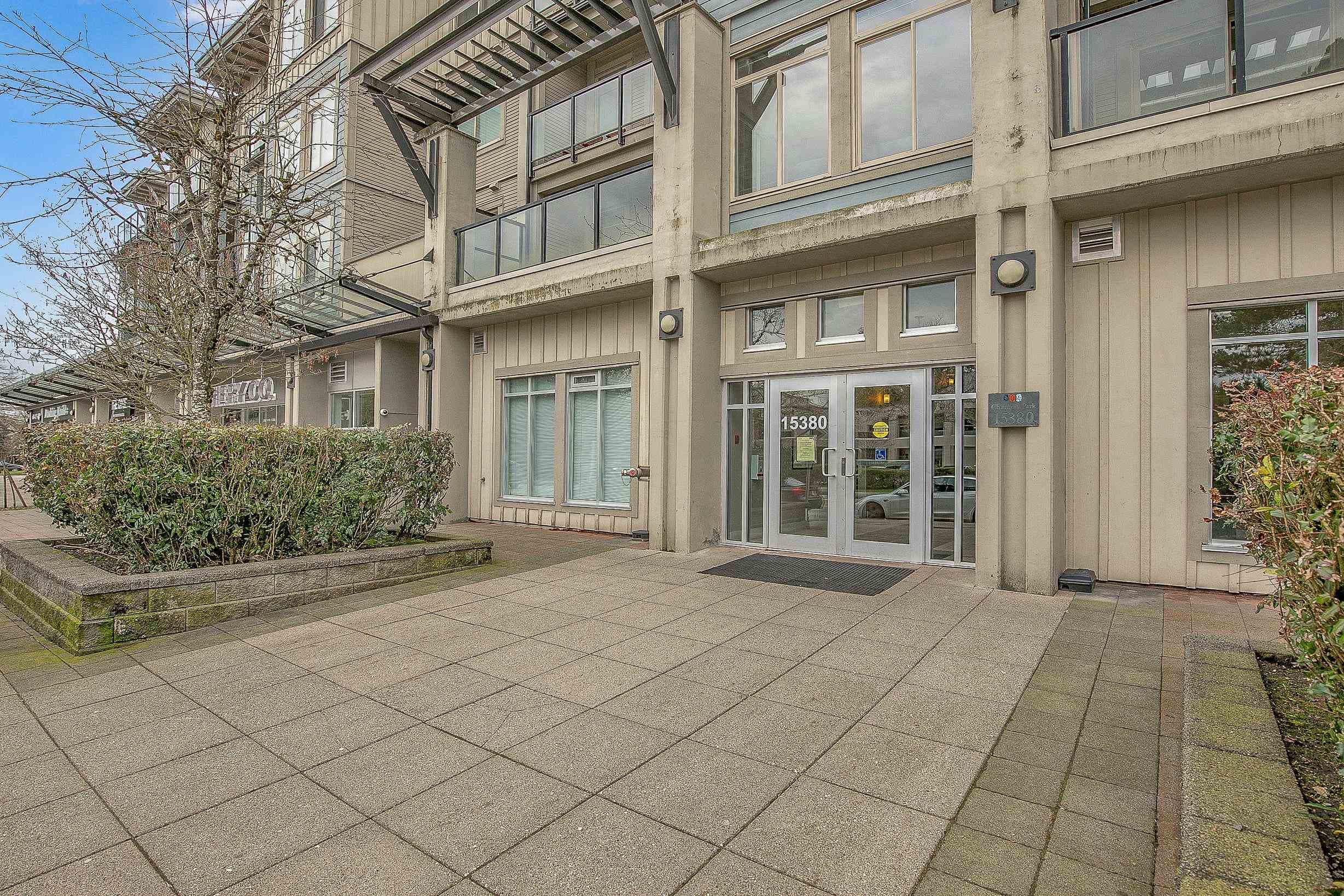 221 - 15380 102a Avenue, Surrey, V3R 0B3 — photo 4