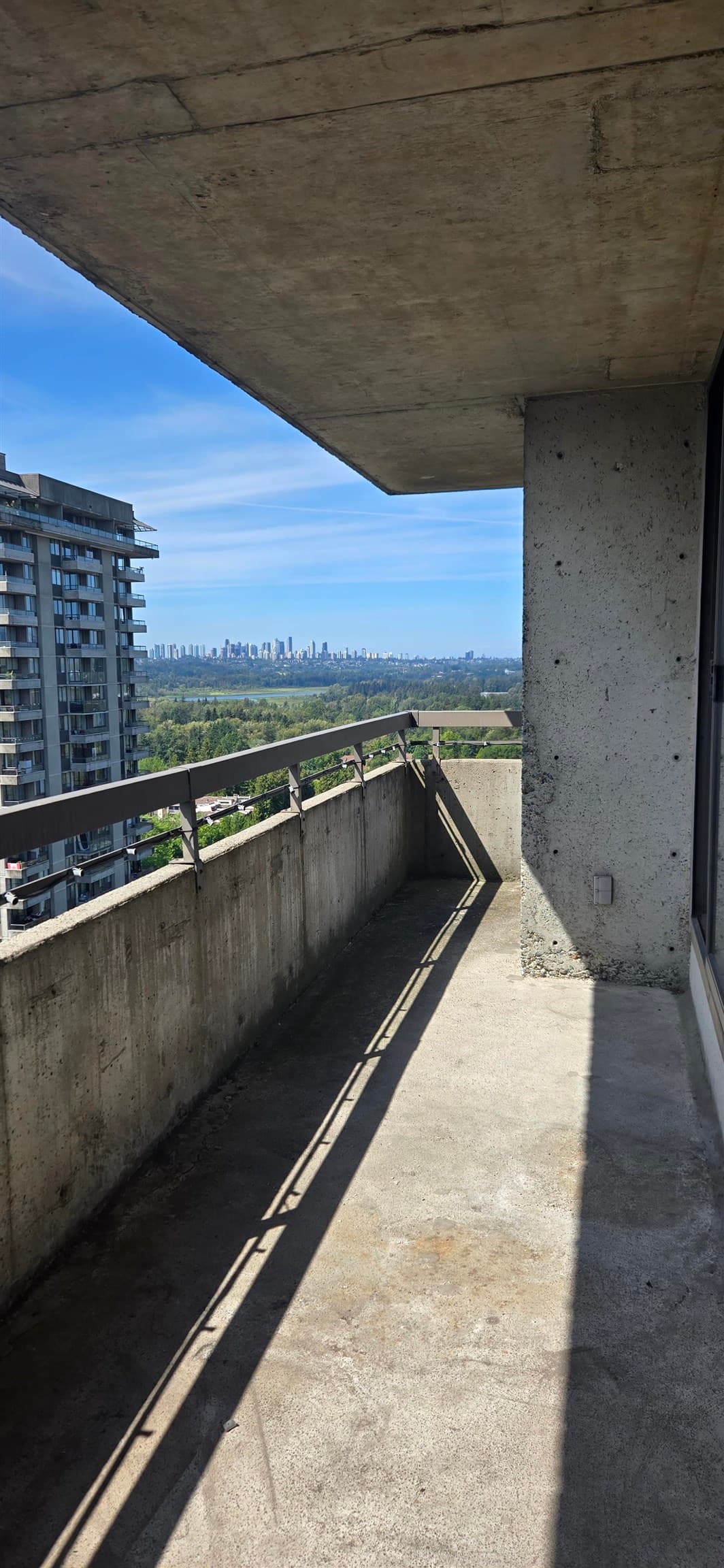 2206 - 3771 Bartlett Court, Burnaby, V3J 7G8 — photo 5