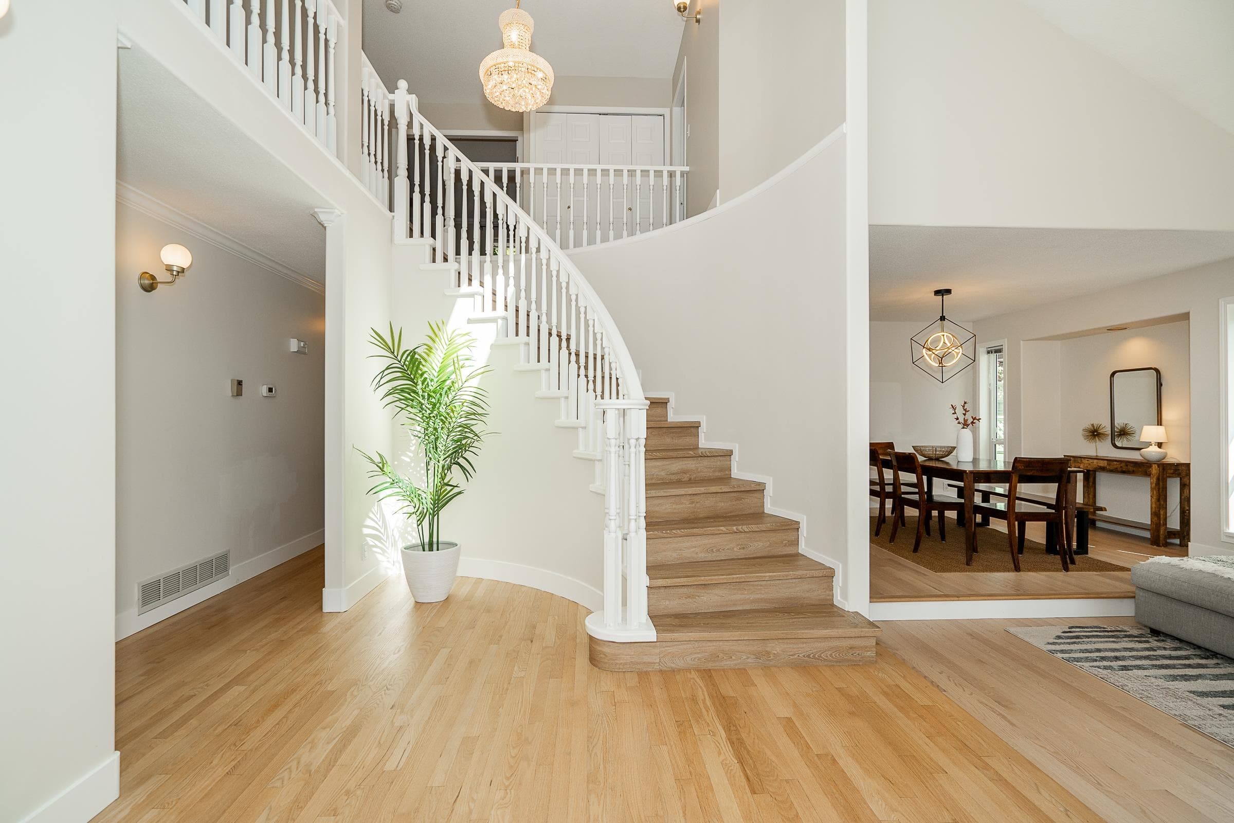 12 Flavelle Drive, Port Moody, V3H 4L4 — photo 2