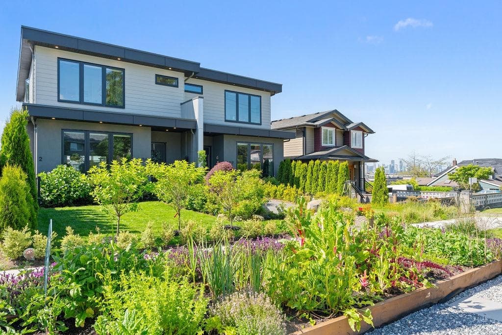 609 E 4th Street, North Vancouver