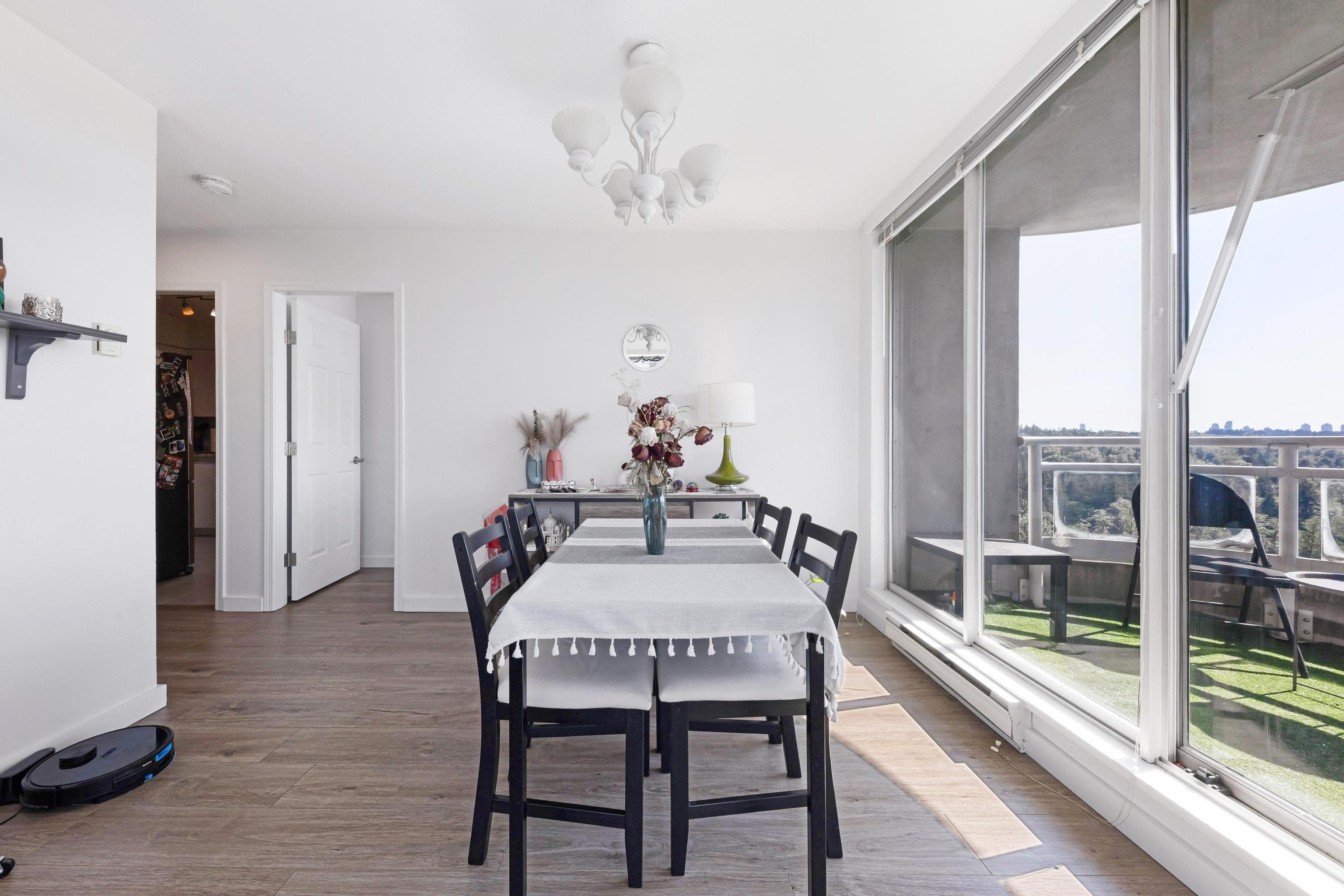 2305 - 9603 Manchester Drive, Burnaby, V3N 4Y7 — photo 5