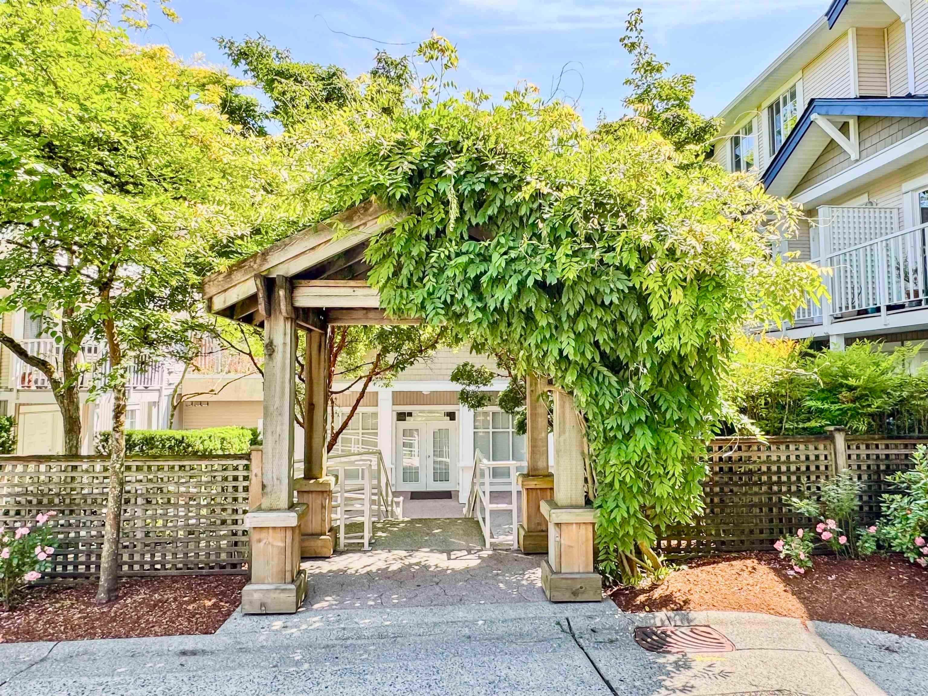 75 - 6533 121 Street, Surrey, V3W 1M5 — photo 2