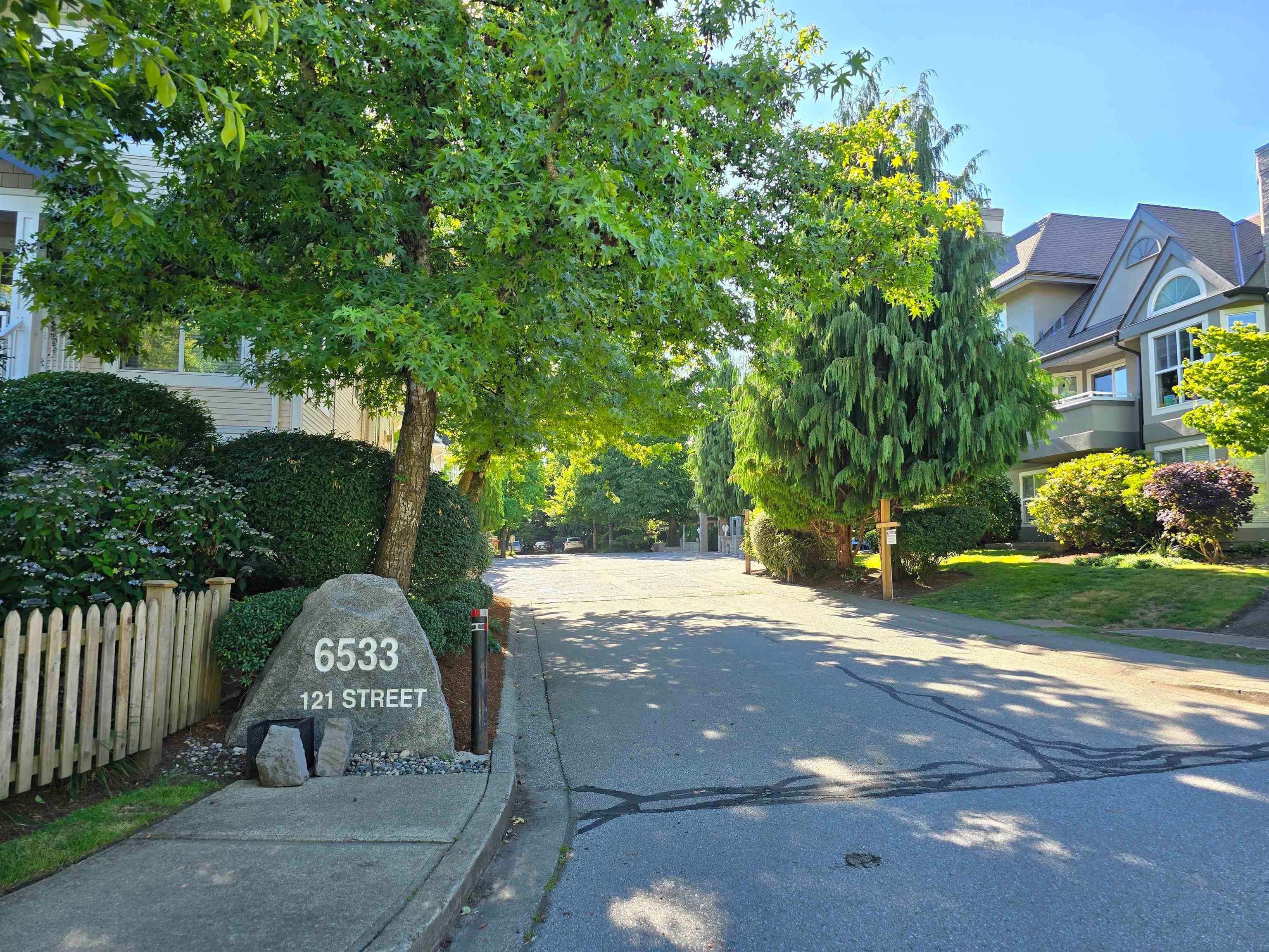75 - 6533 121 Street, Surrey, V3W 1M5 — photo 1