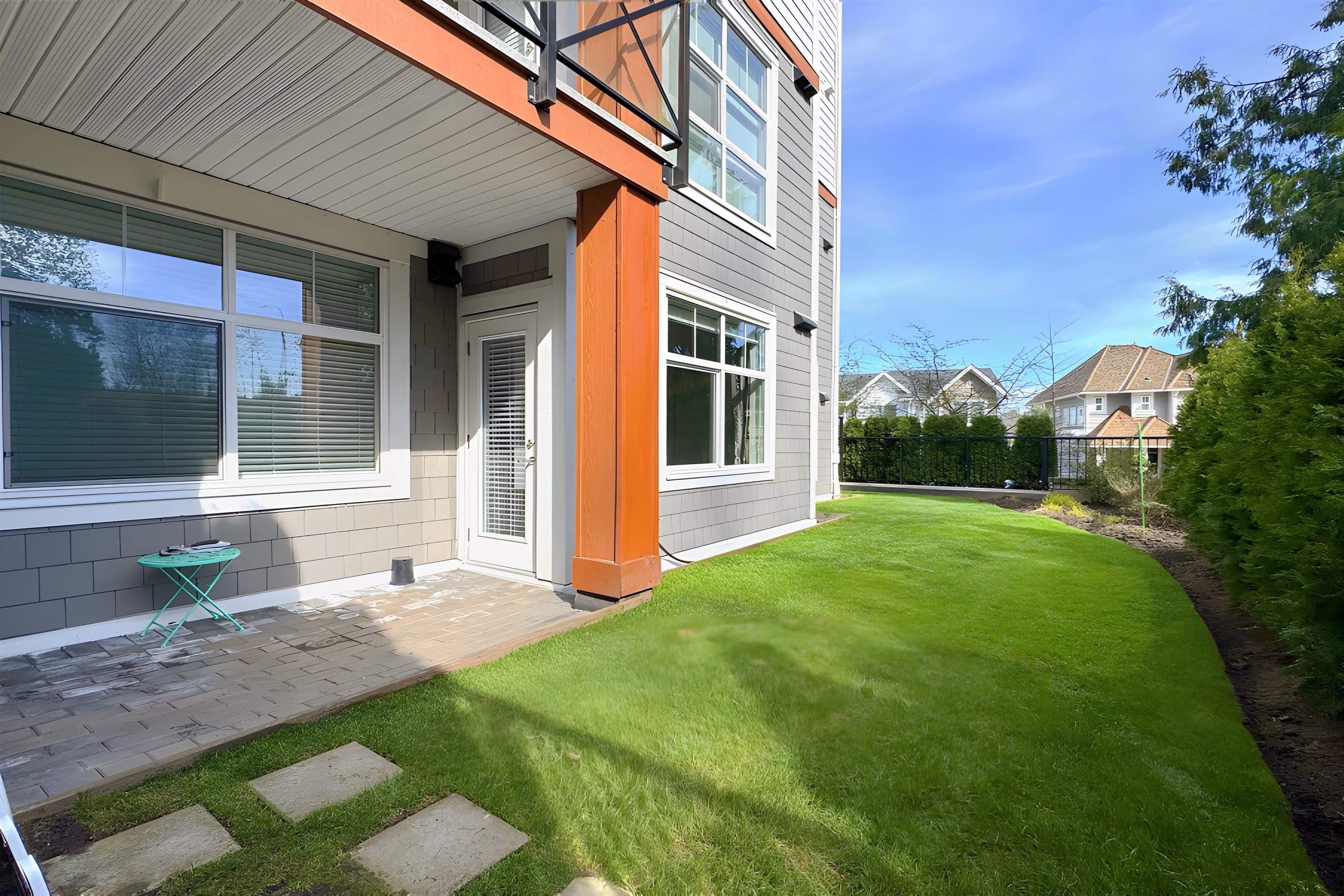 101 - 14605 Mcdougall Drive, Surrey, V4P 0G7 — photo 1