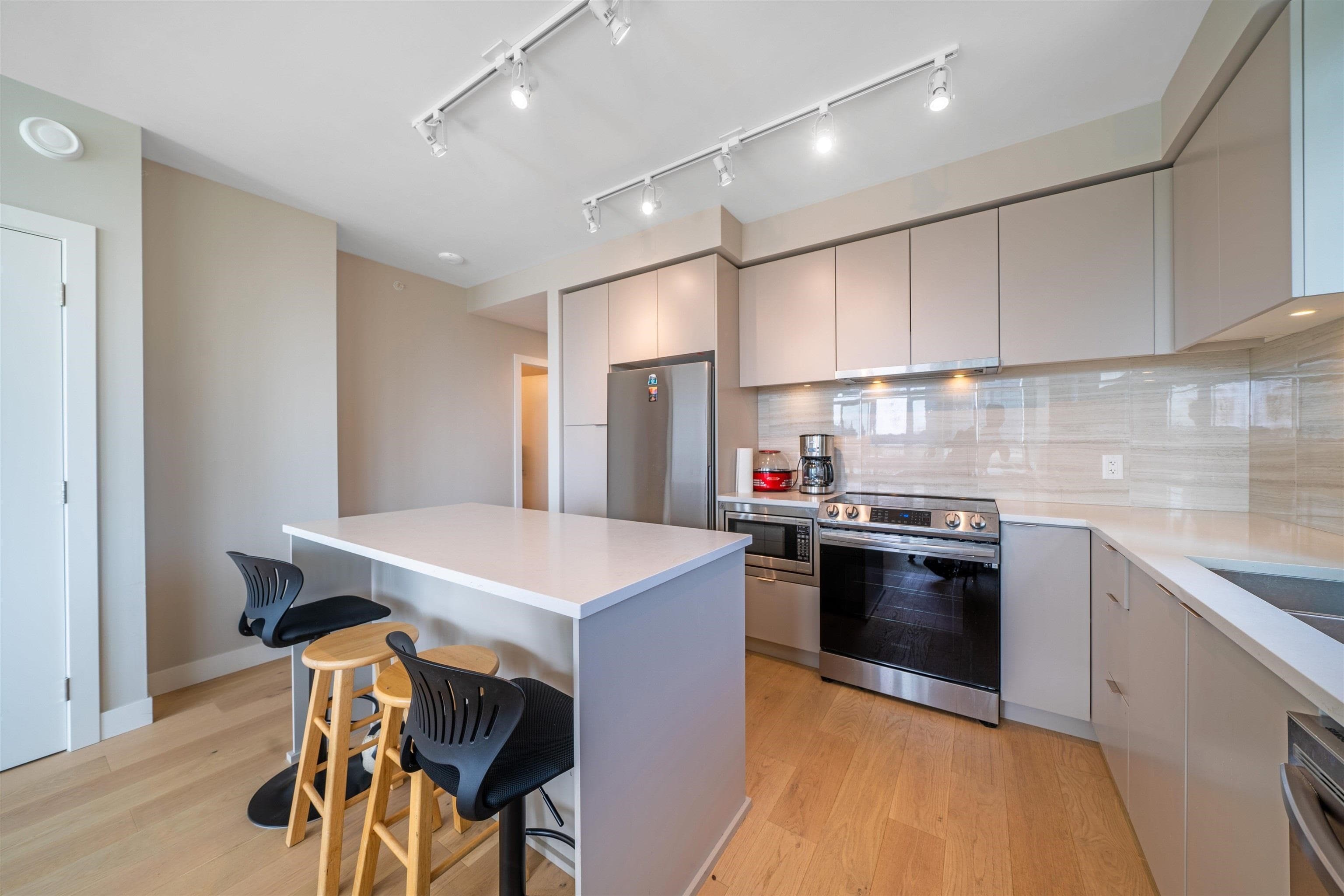 504 - 8761 University Crescent, Burnaby, V5A 4Y8 — photo 4