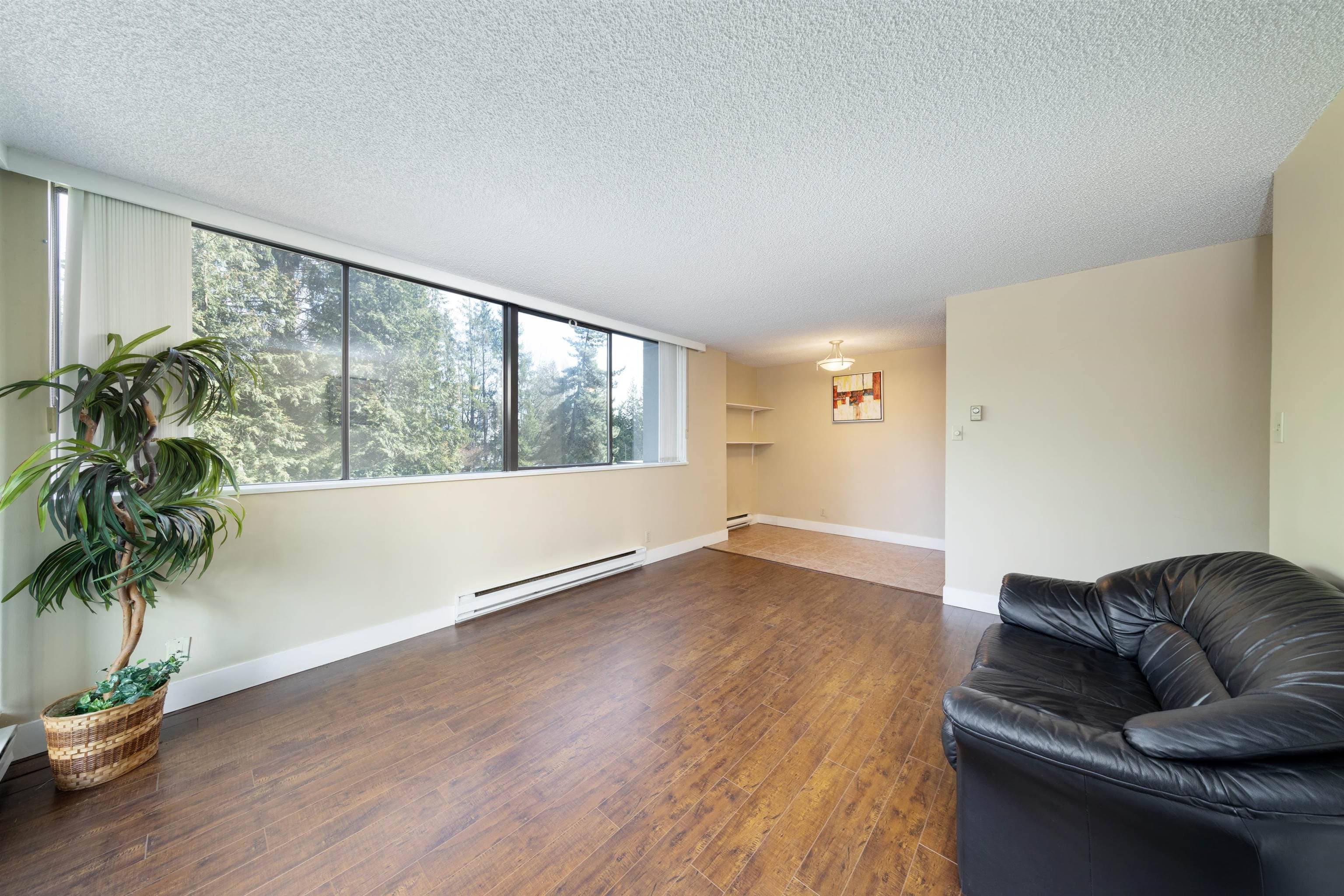204 - 9521 Cardston Court, Burnaby, V3N 4R8 — photo 5