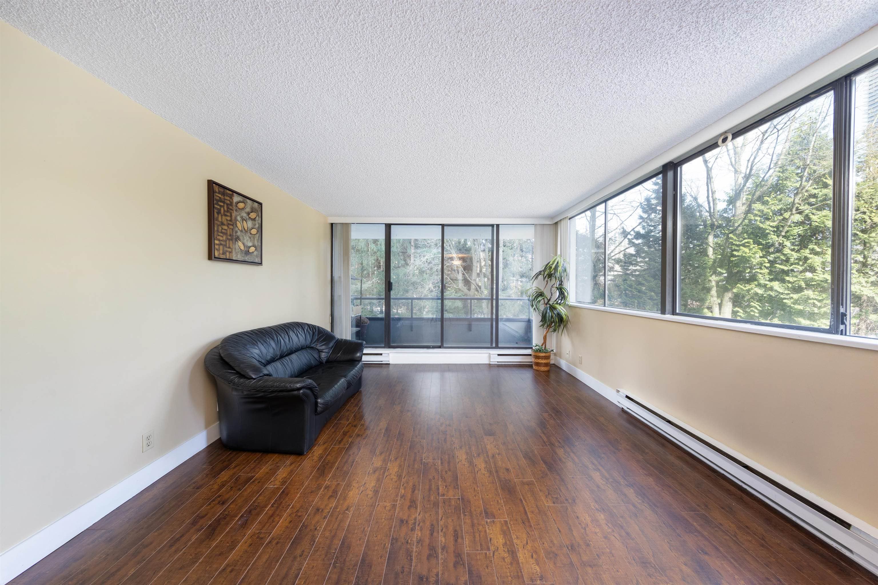 204 - 9521 Cardston Court, Burnaby, V3N 4R8 — photo 4