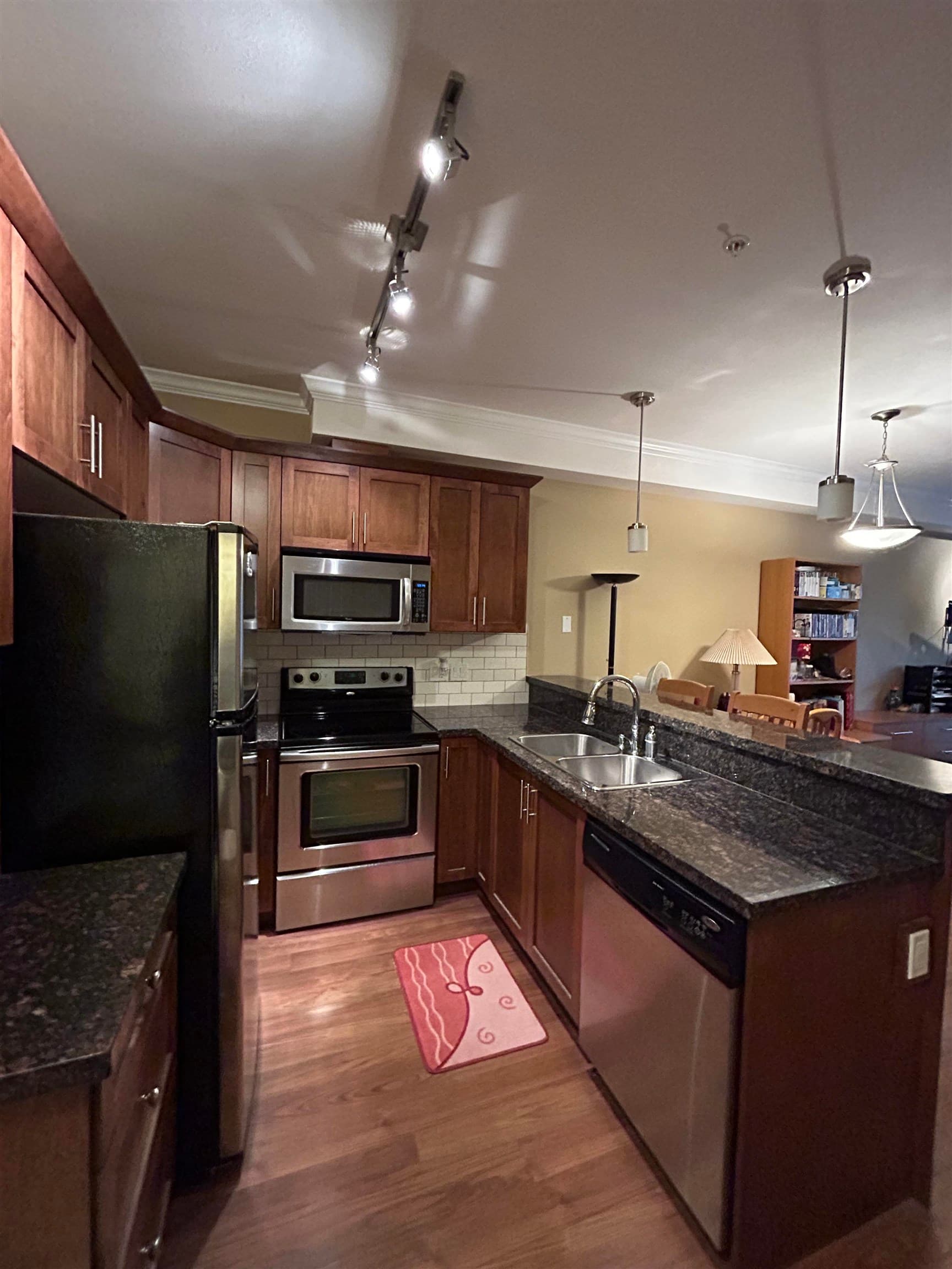 301 - 8168 120a Street, Surrey, V3W 3P3 — photo 4