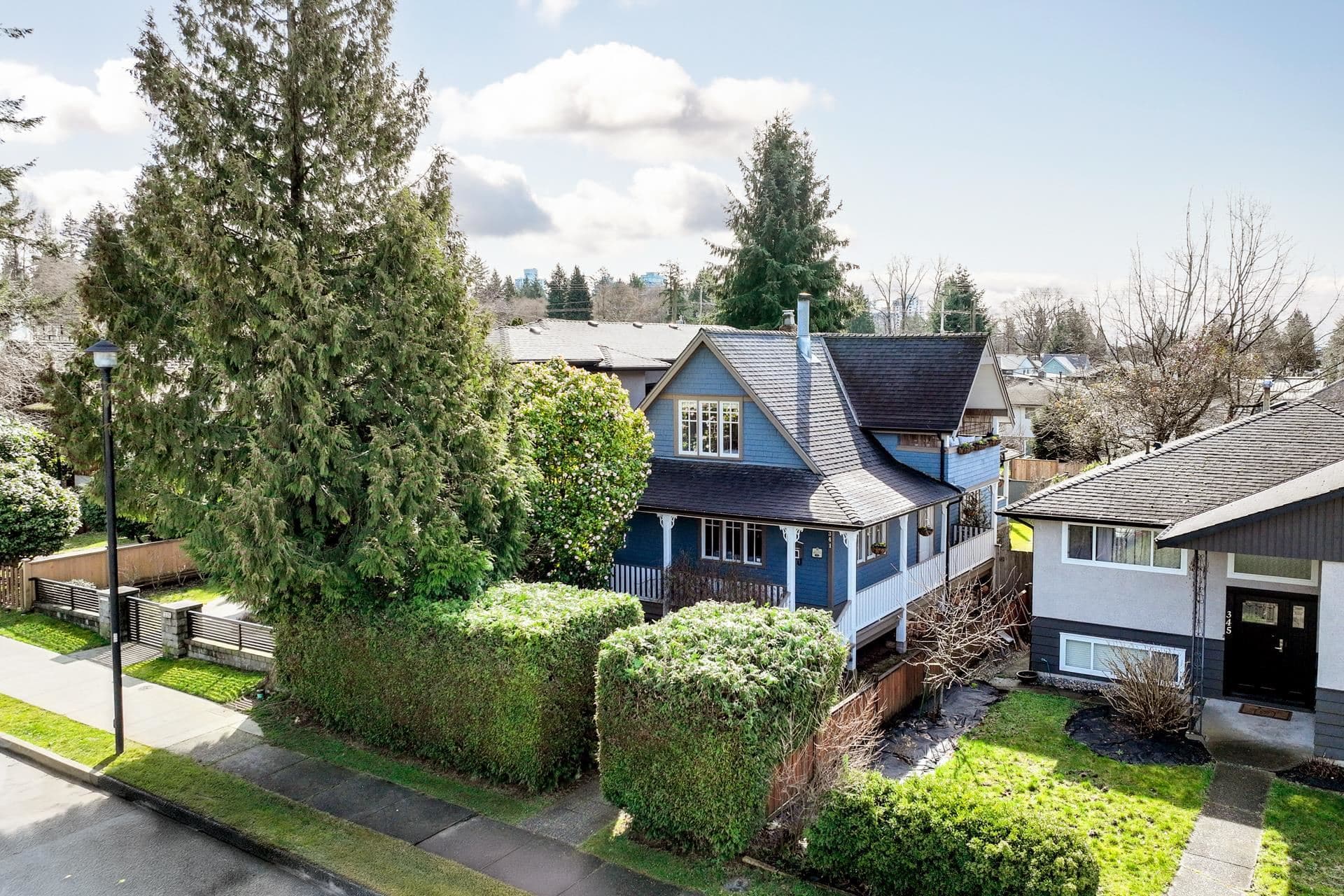 341 W 22nd Street, North Vancouver