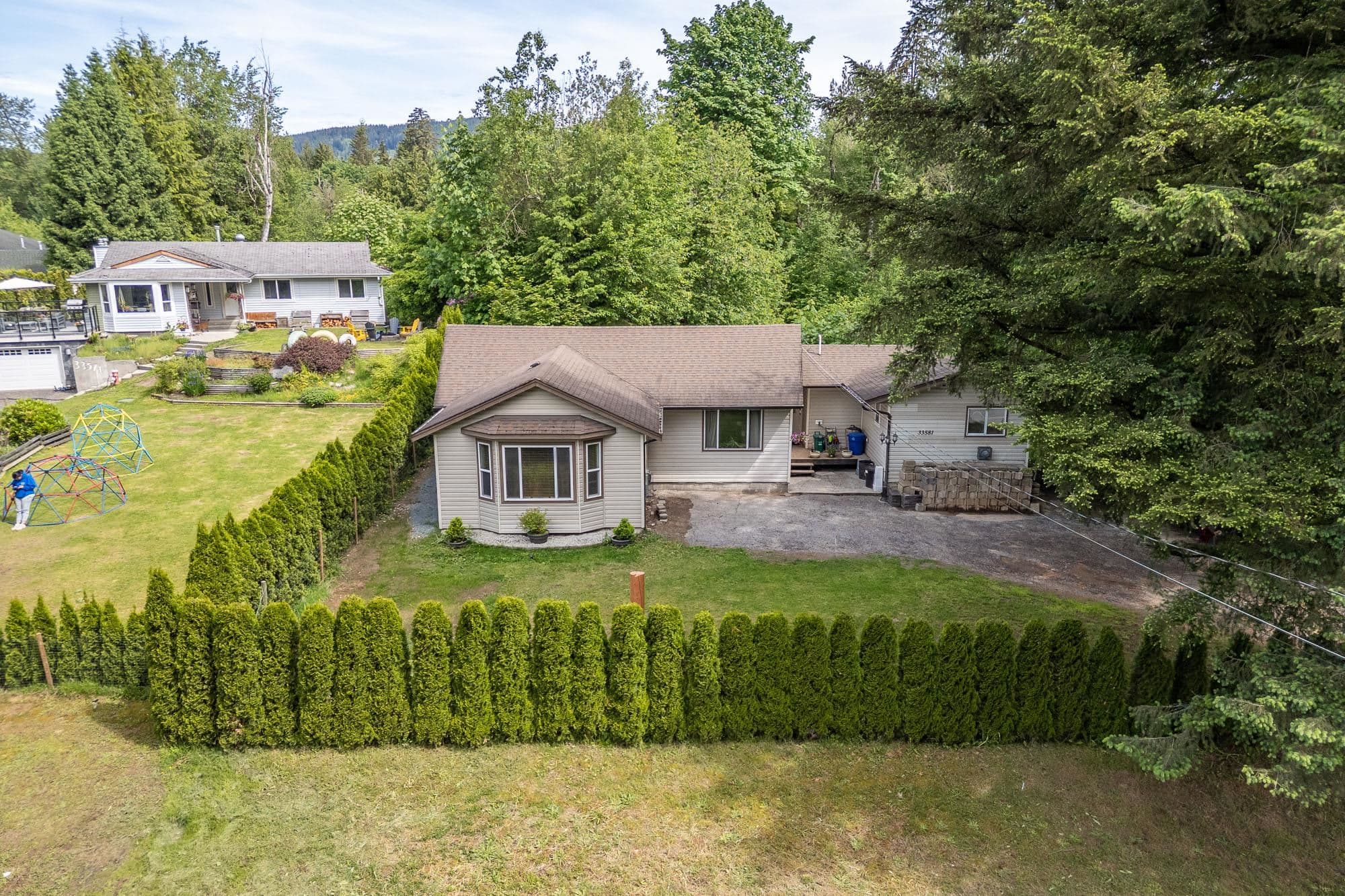 33581 Dewdney Trunk Road, Mission, V2V 6Y3 — photo 1