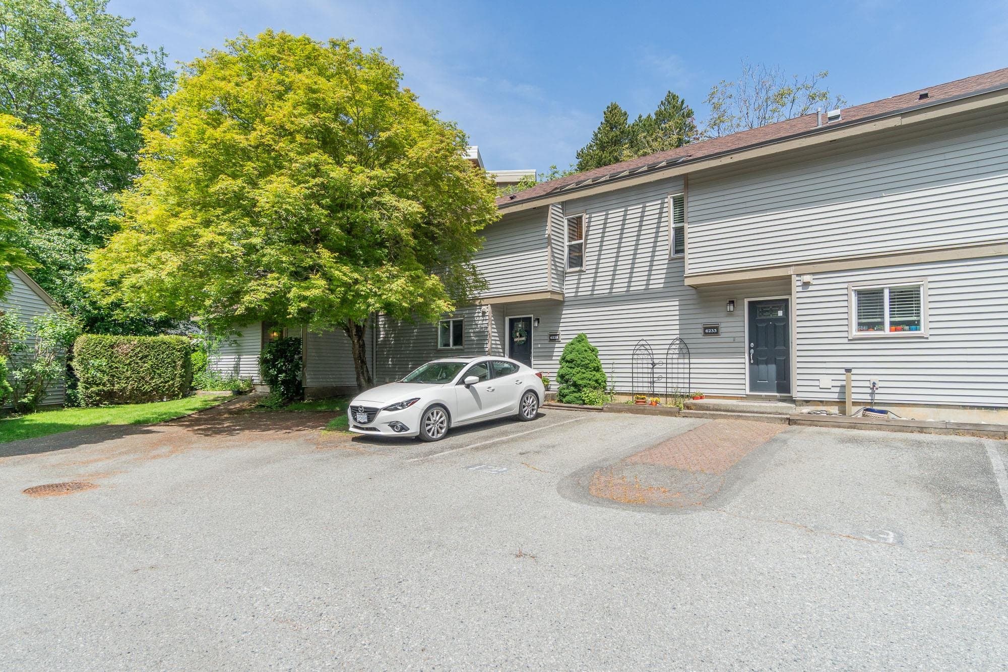 6229 E Greenside Drive, Surrey